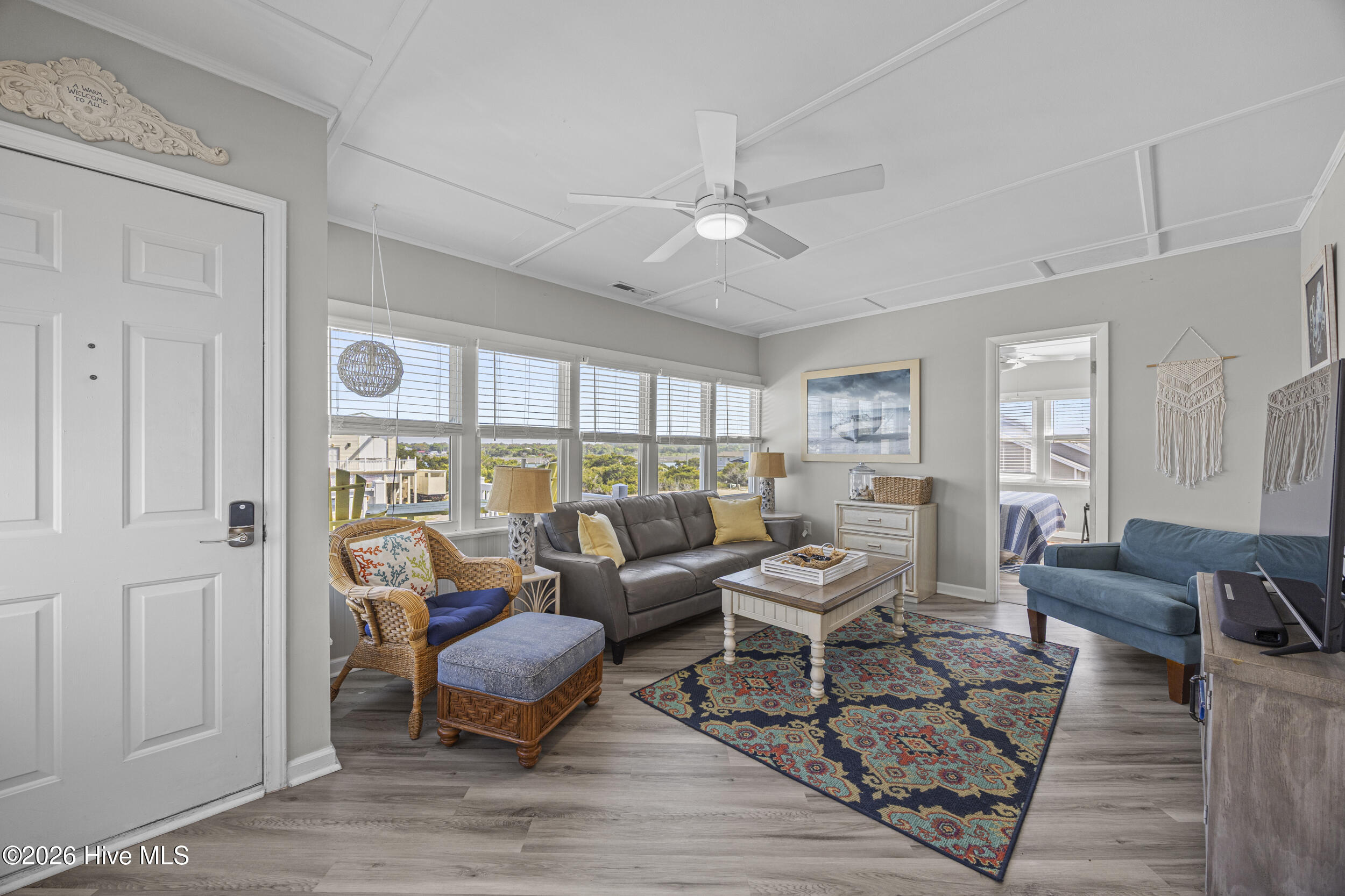 100568545 | Photo 10