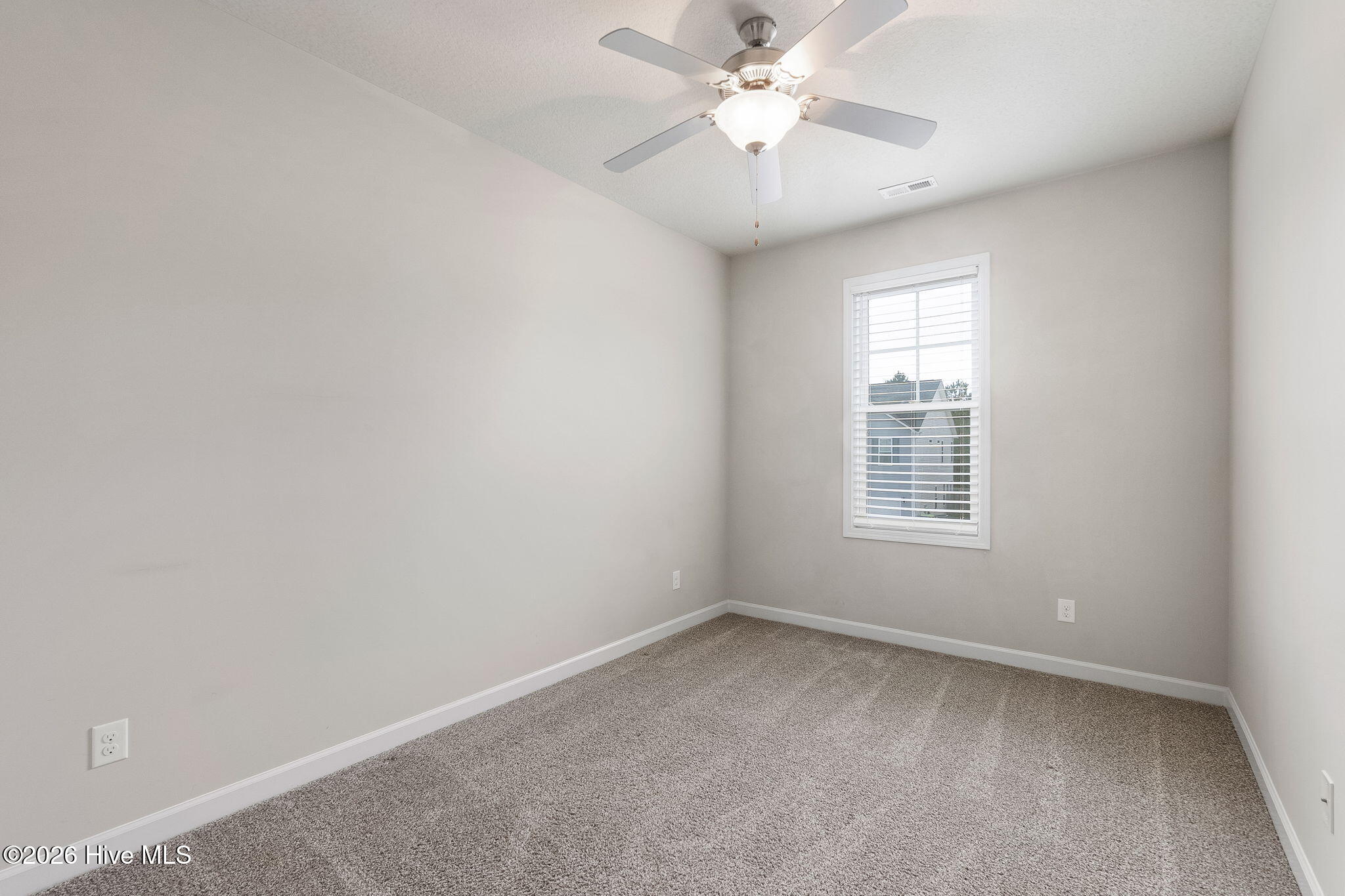 100558093 | Photo 22