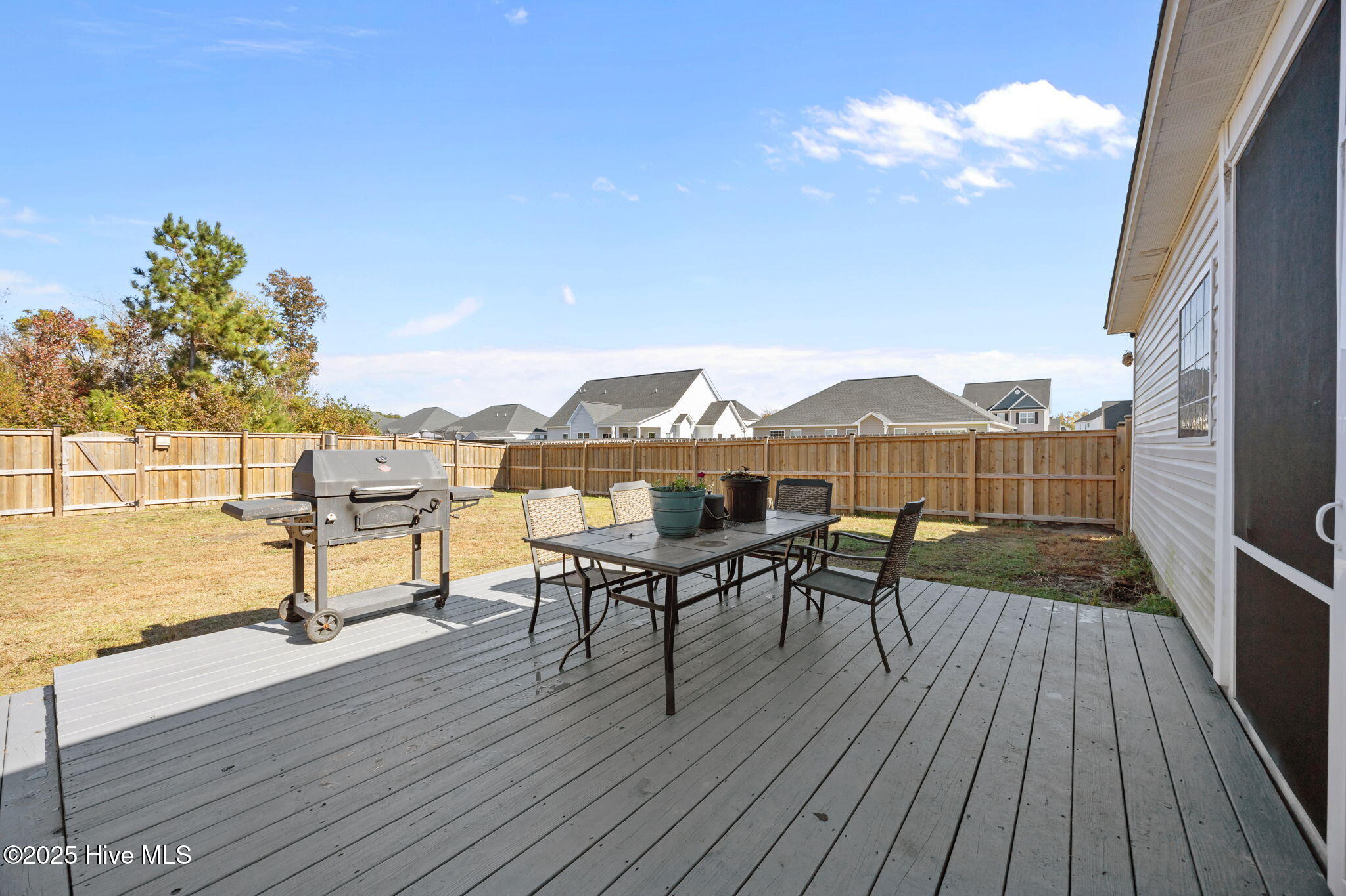 100539854 | Photo 28