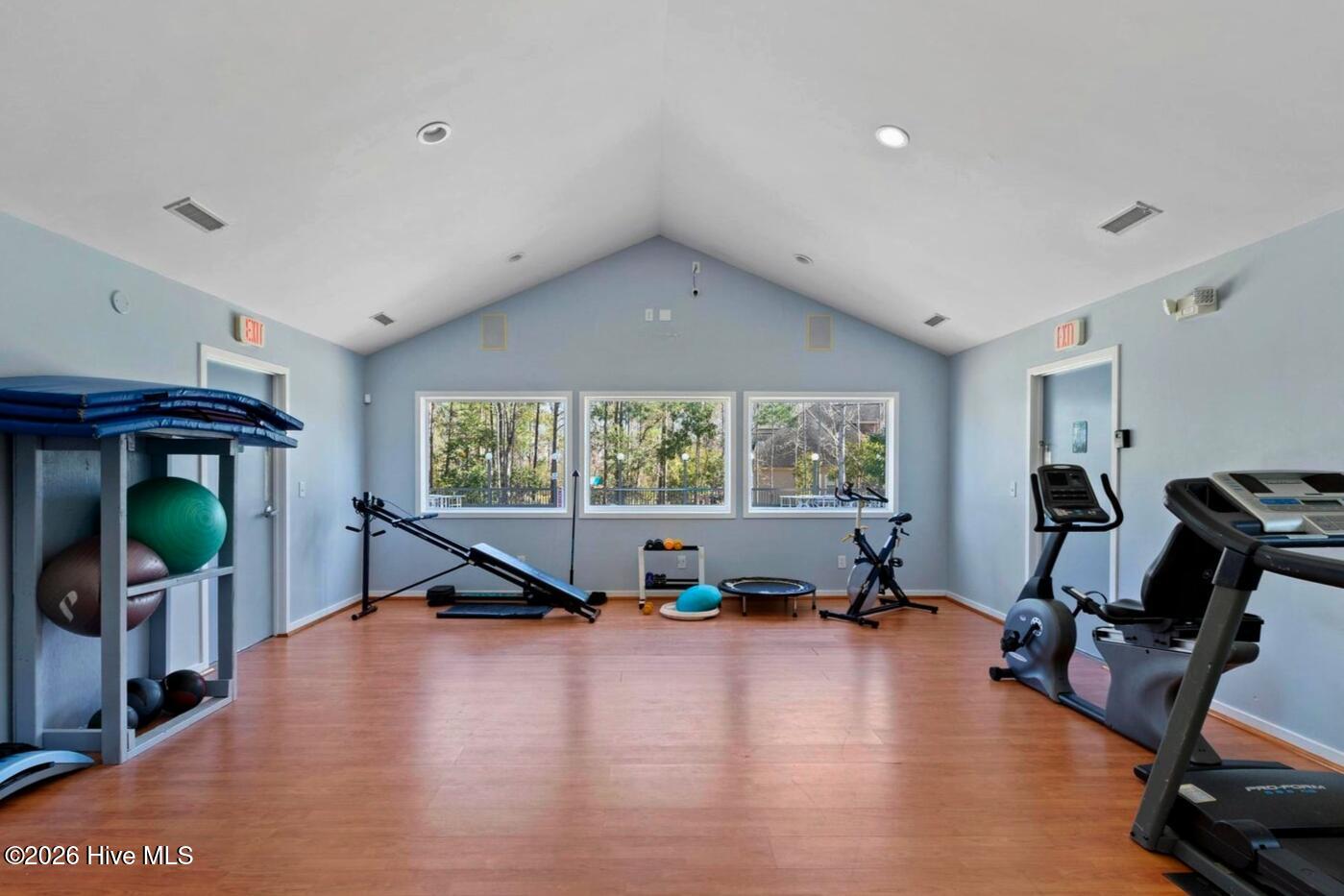 100568961 | Photo 78