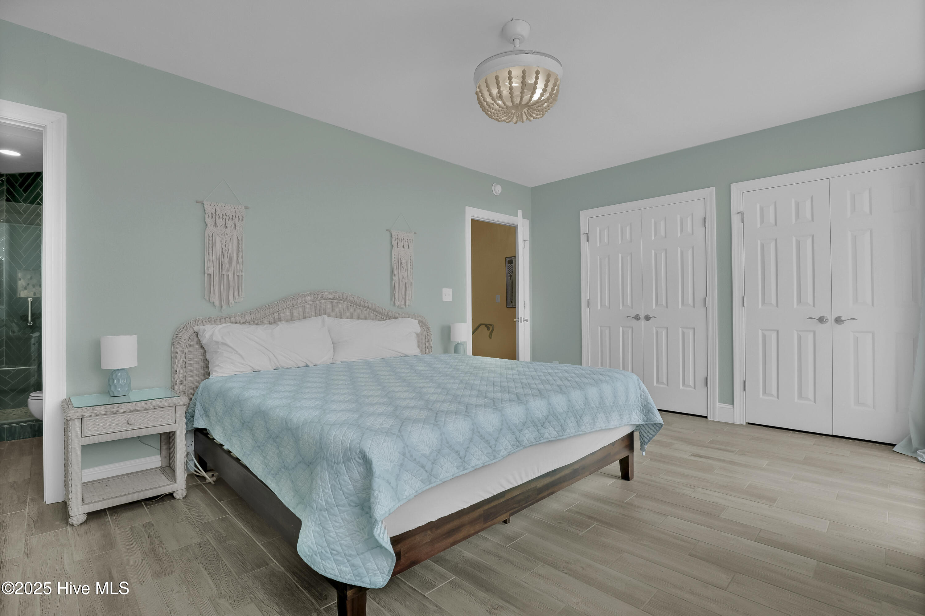 100520988 | Photo 17