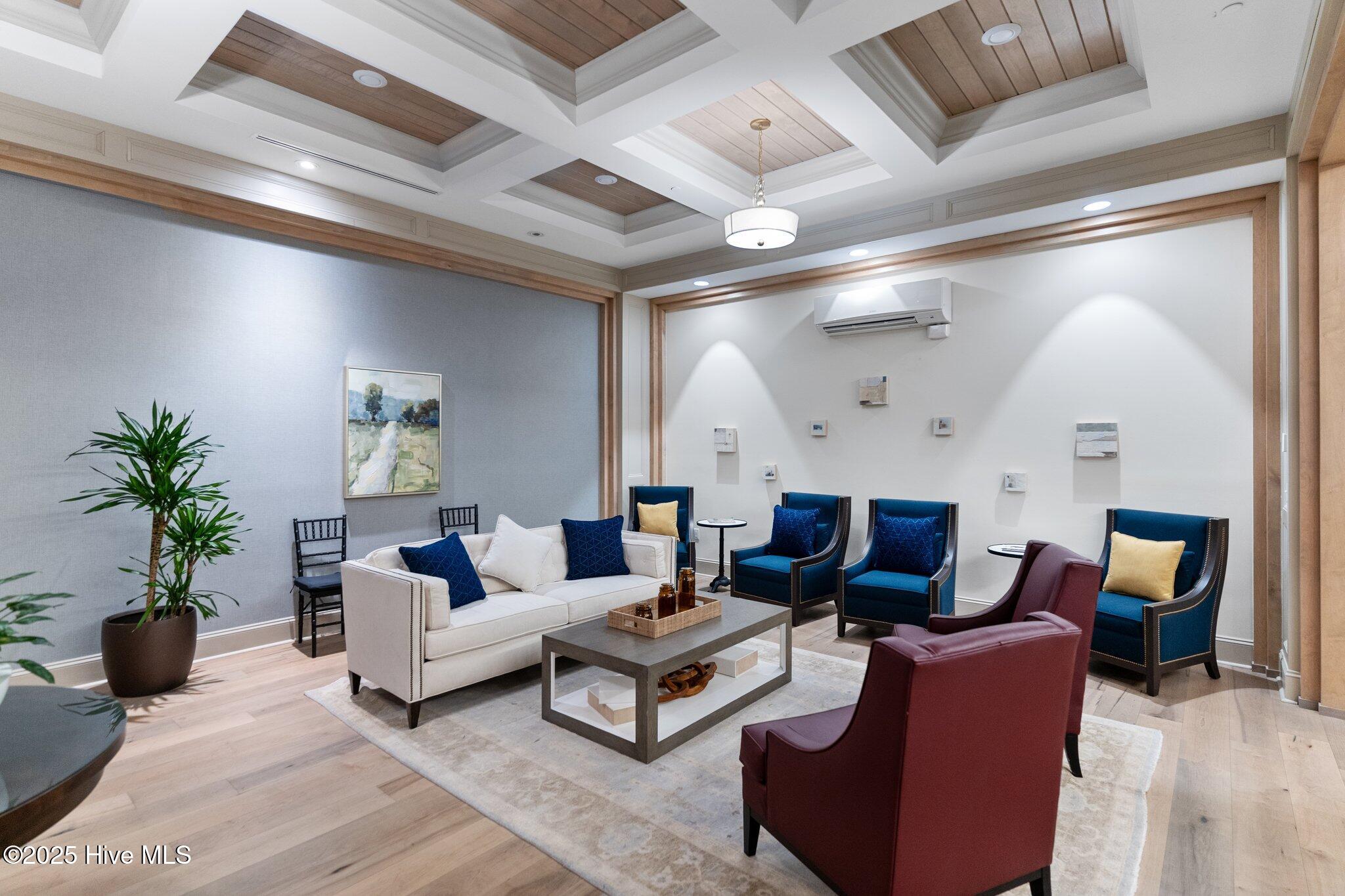 100529175 | Photo 38