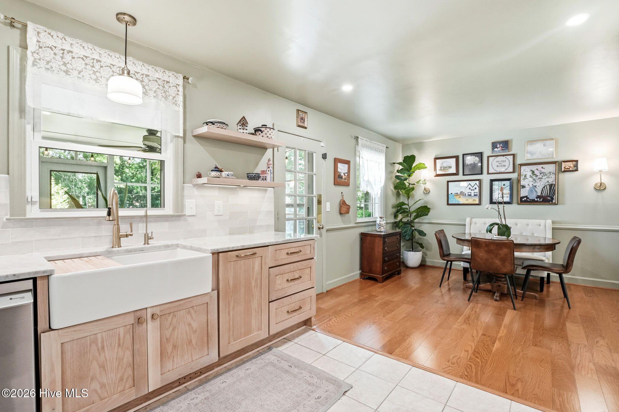 100568648 | Photo 17