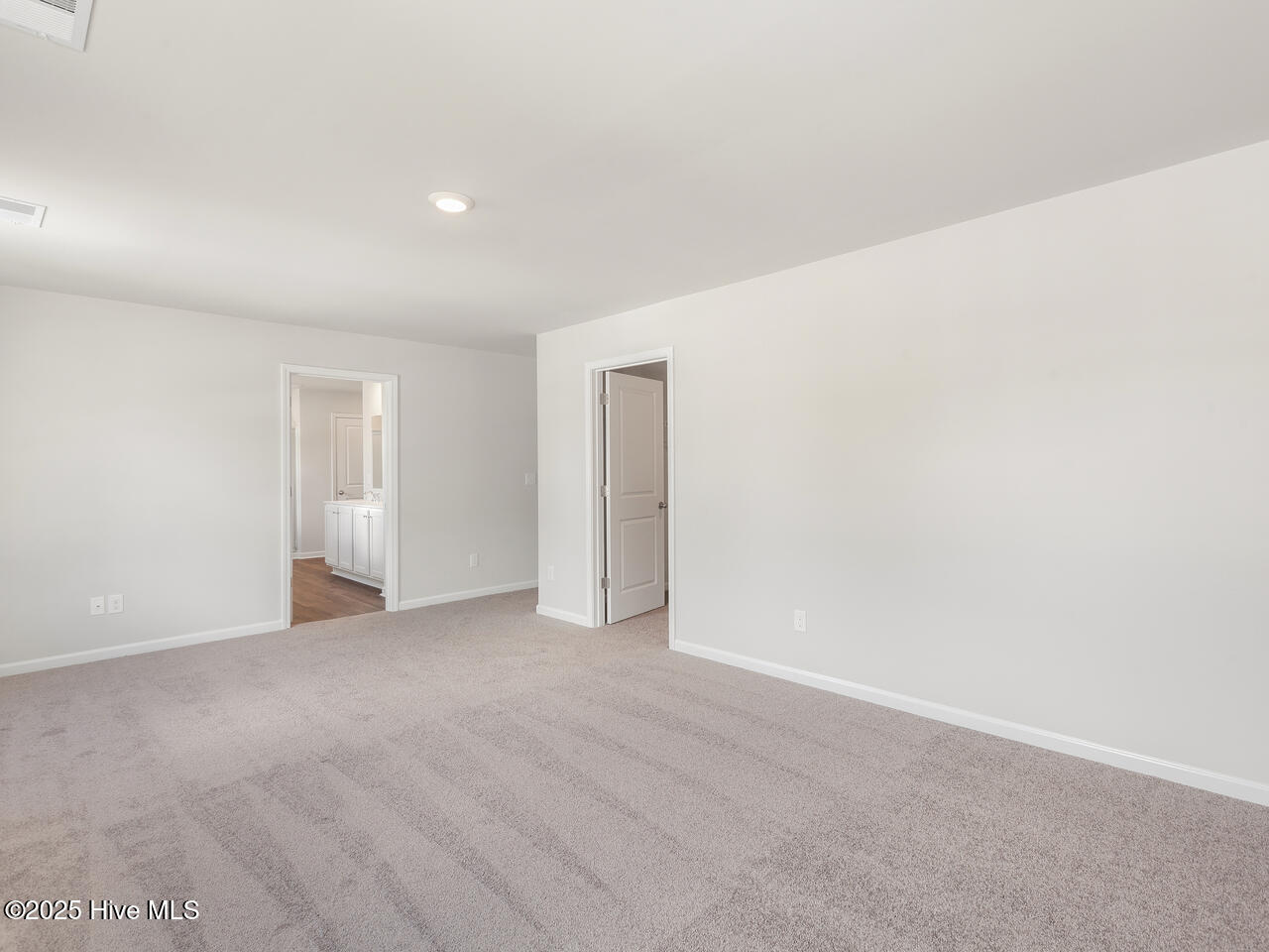 100546634 | Photo 14