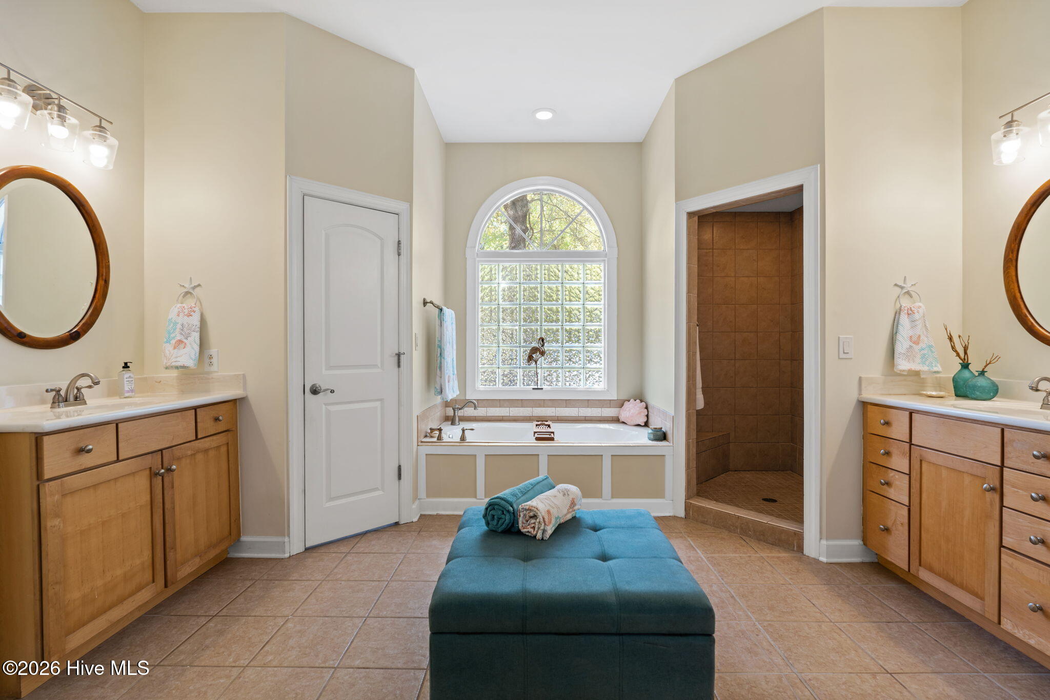 100567853 | Photo 20