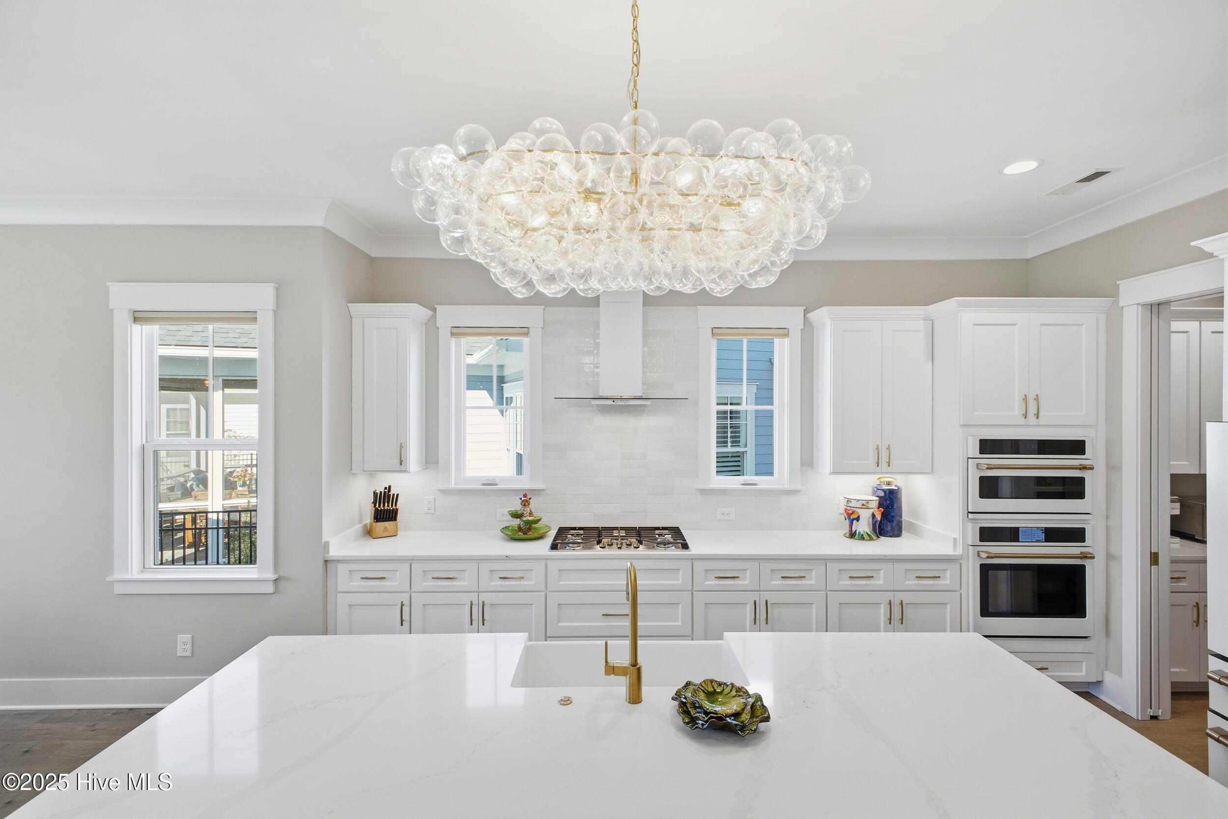 100540842 | Photo 19