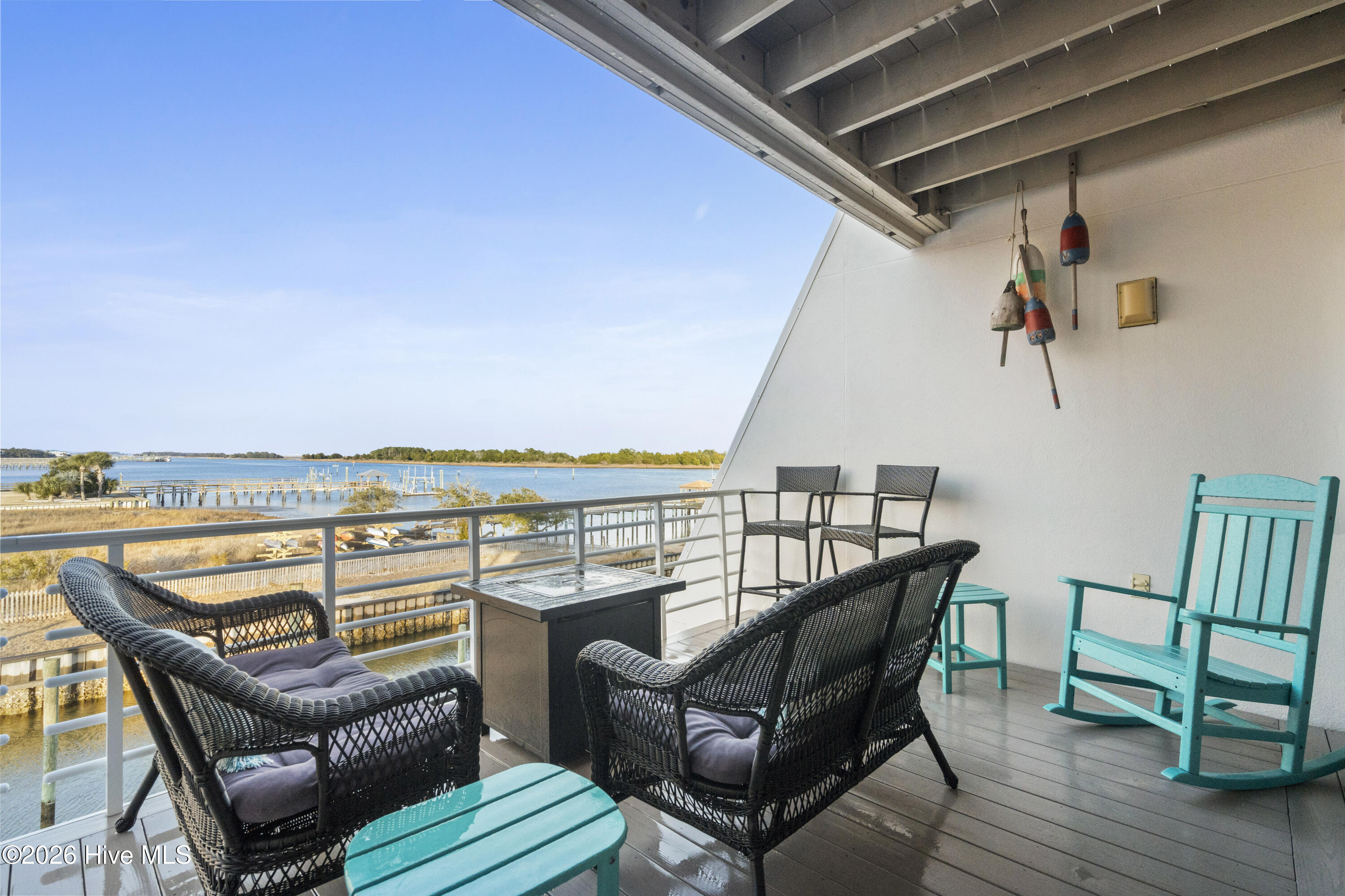 100553448 | Photo 24