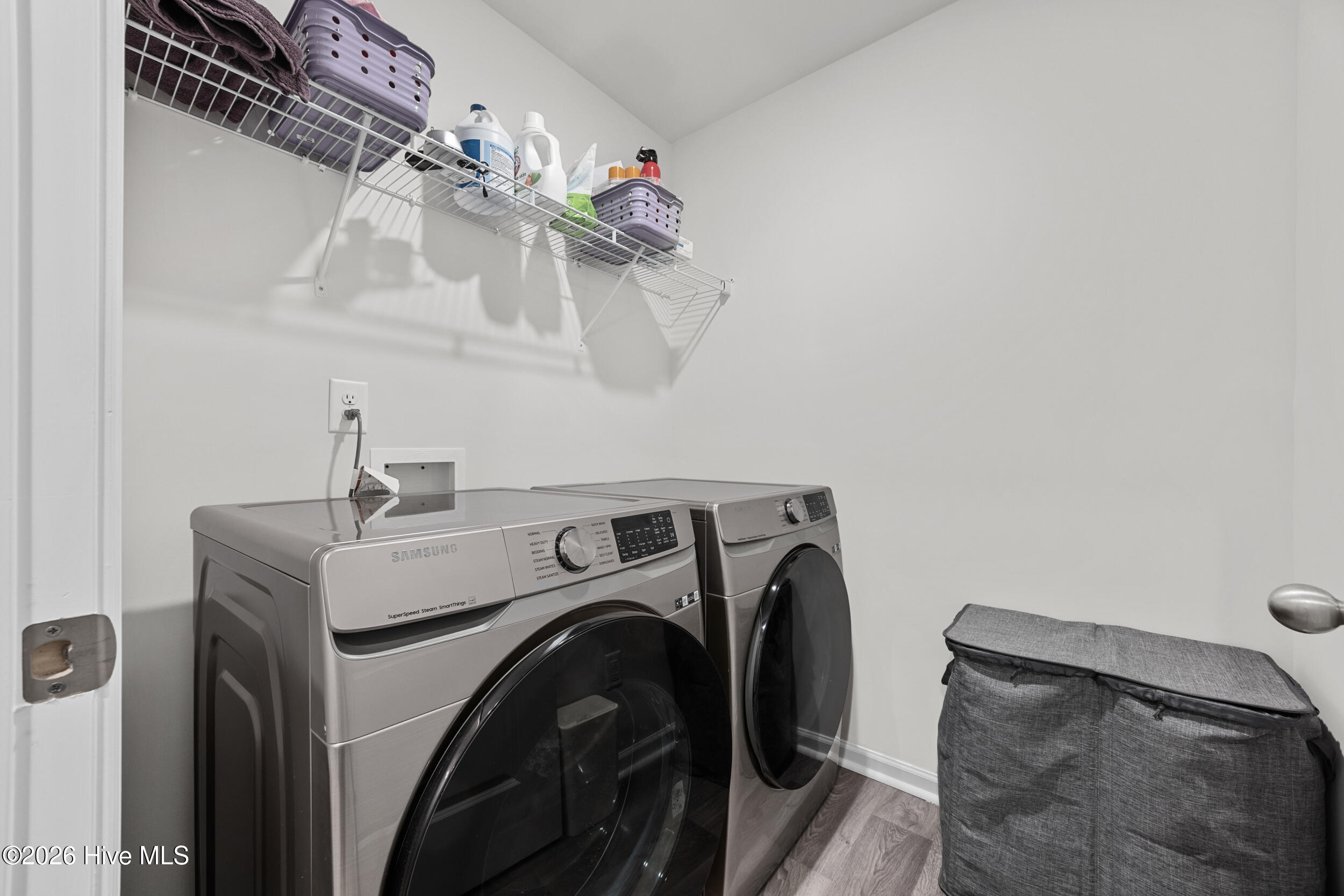 100561972 | Photo 35