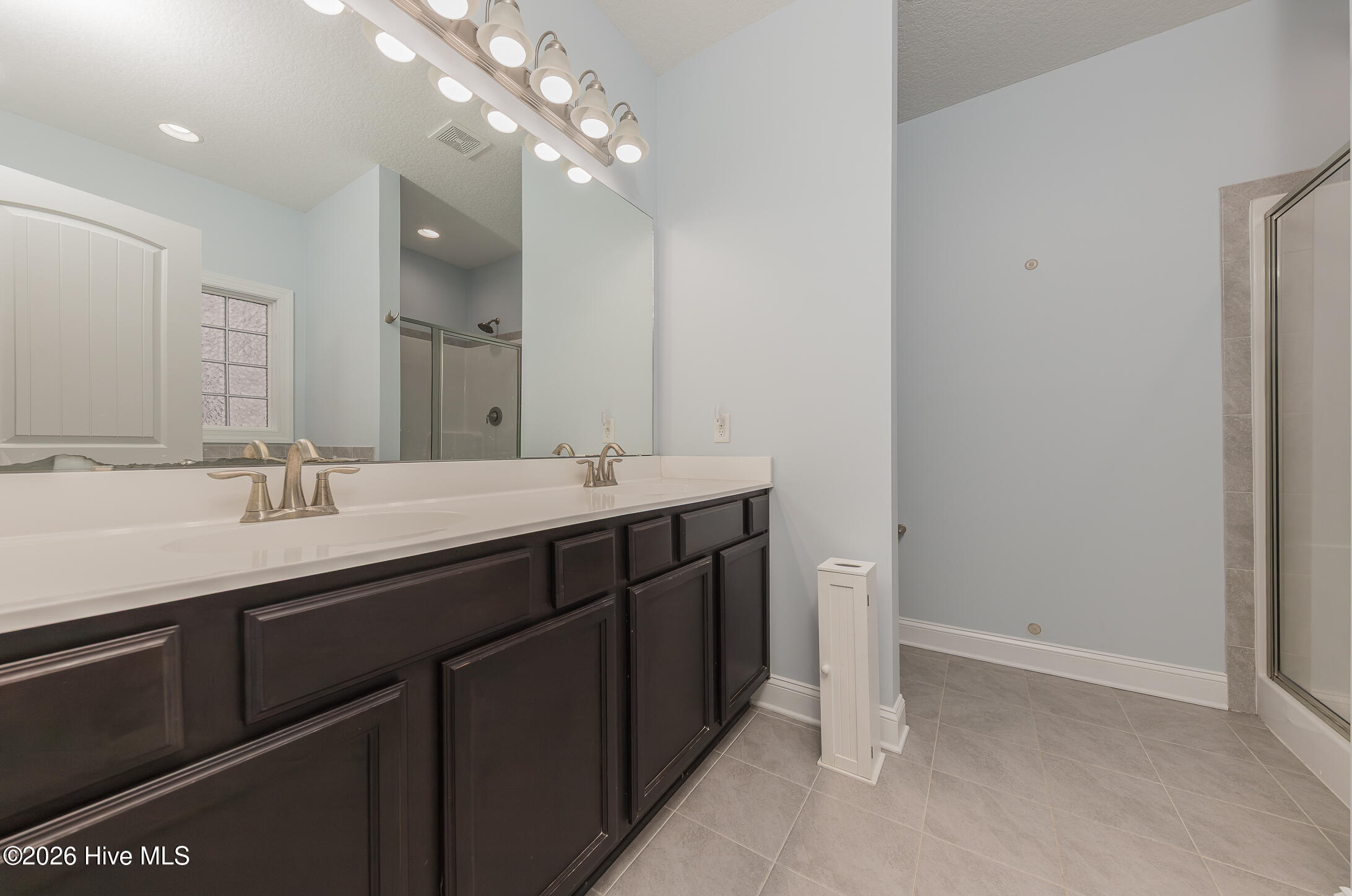 100556125 | Photo 23