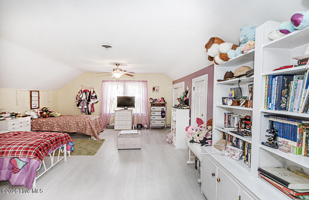 Bonus Room/ 5th Bedroom