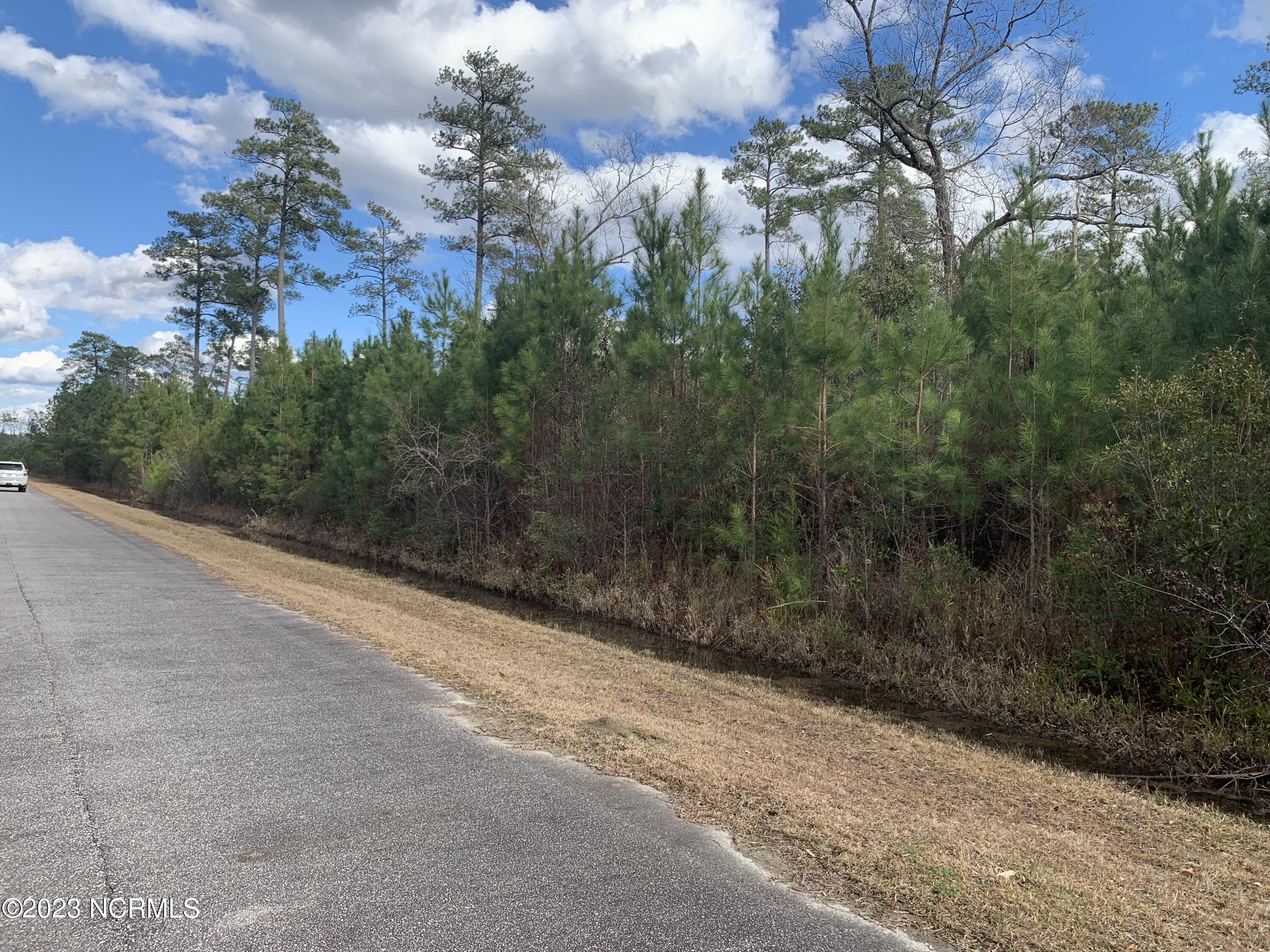 242 27 Castaway Road,Merritt