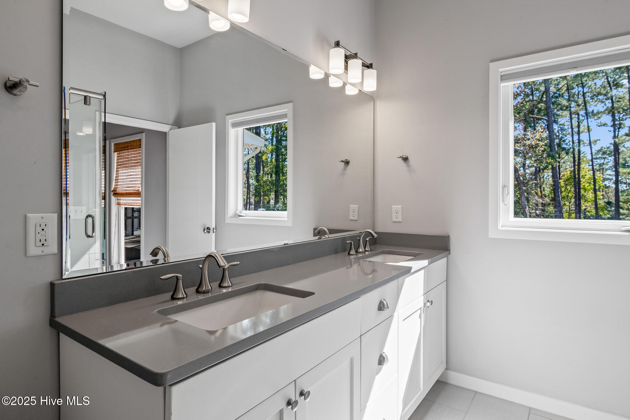 100540412 | Photo 19