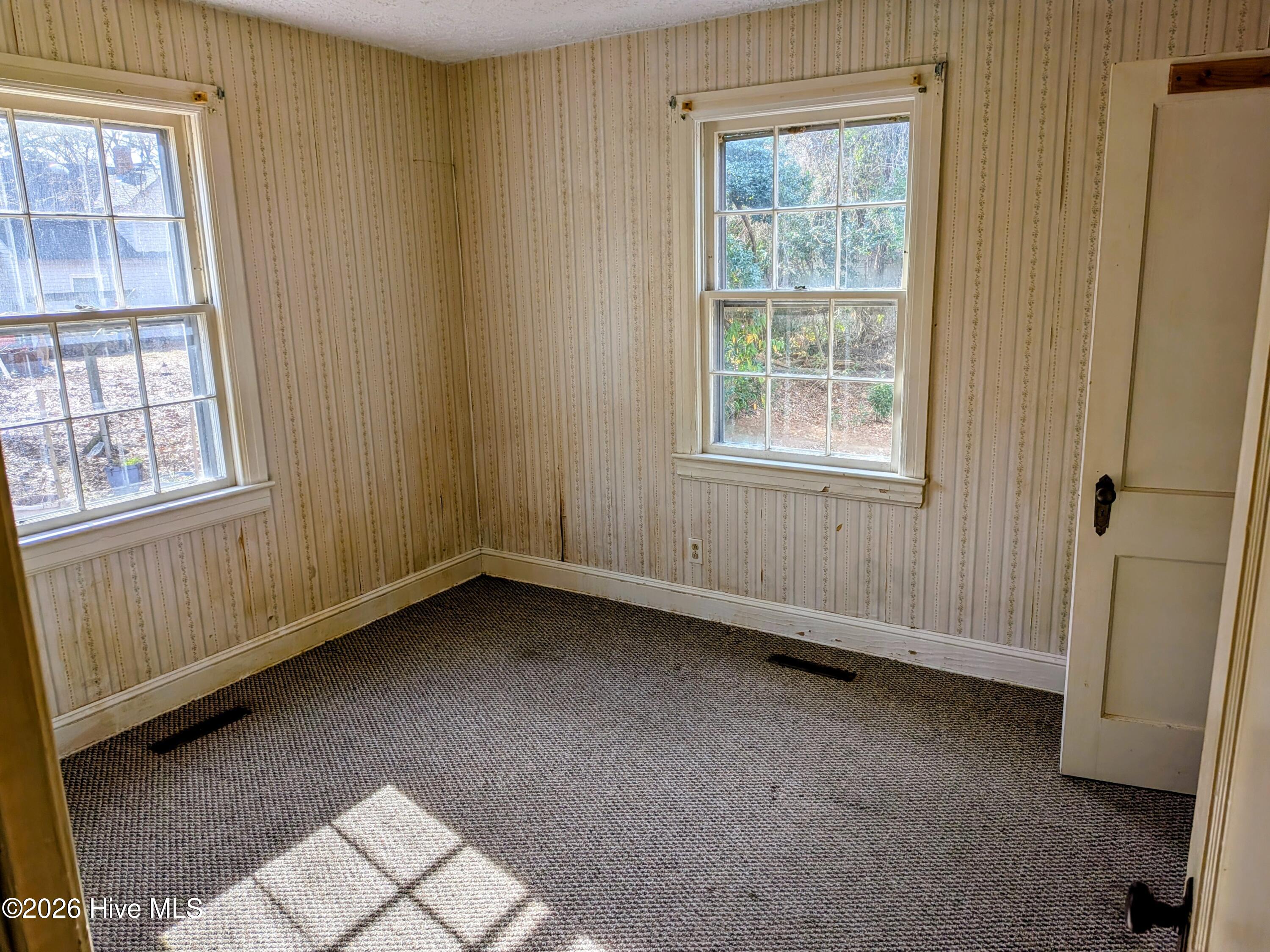 100550267 | Photo 12