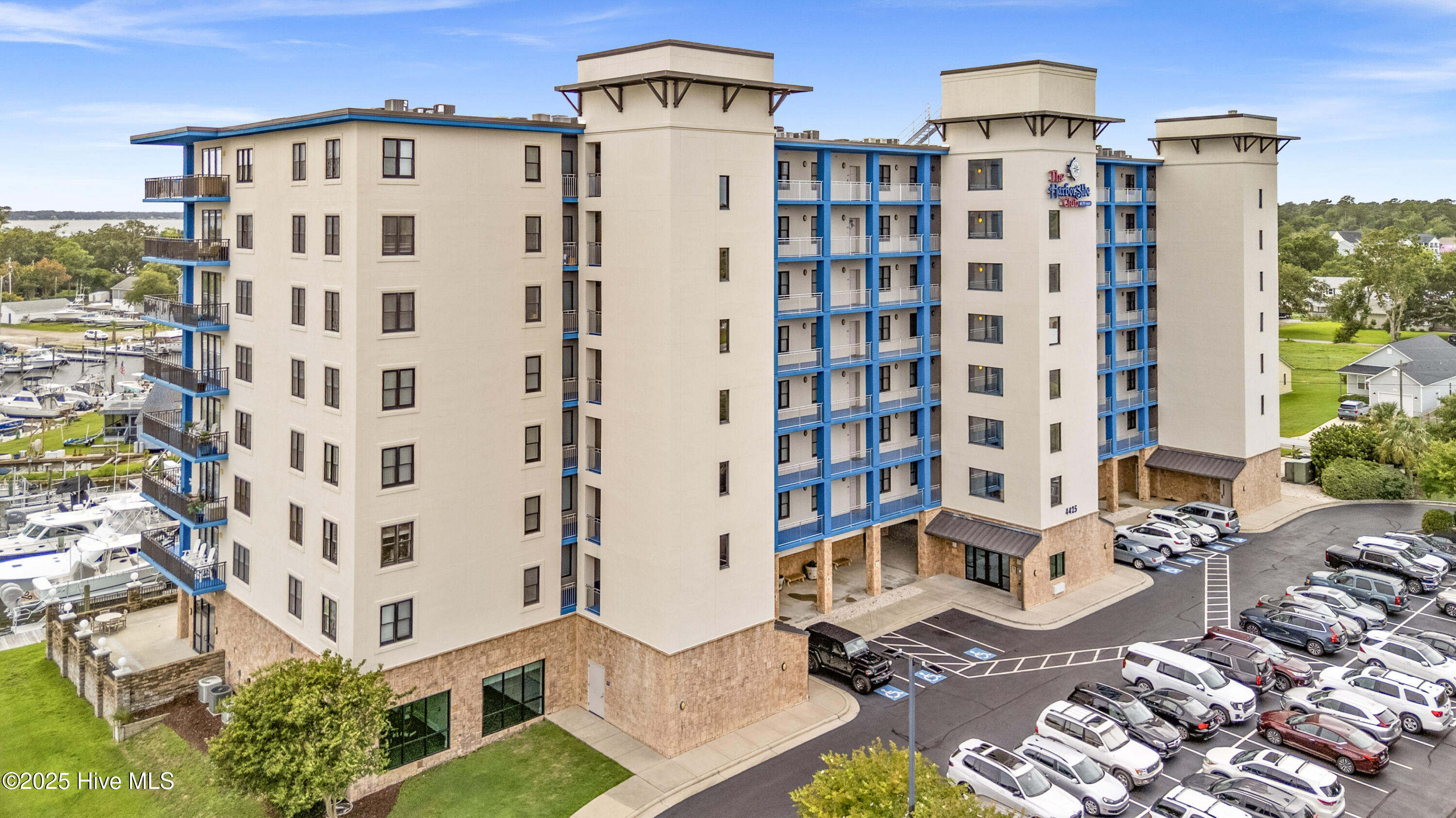 4425 Arendell Street 609,Morehead City