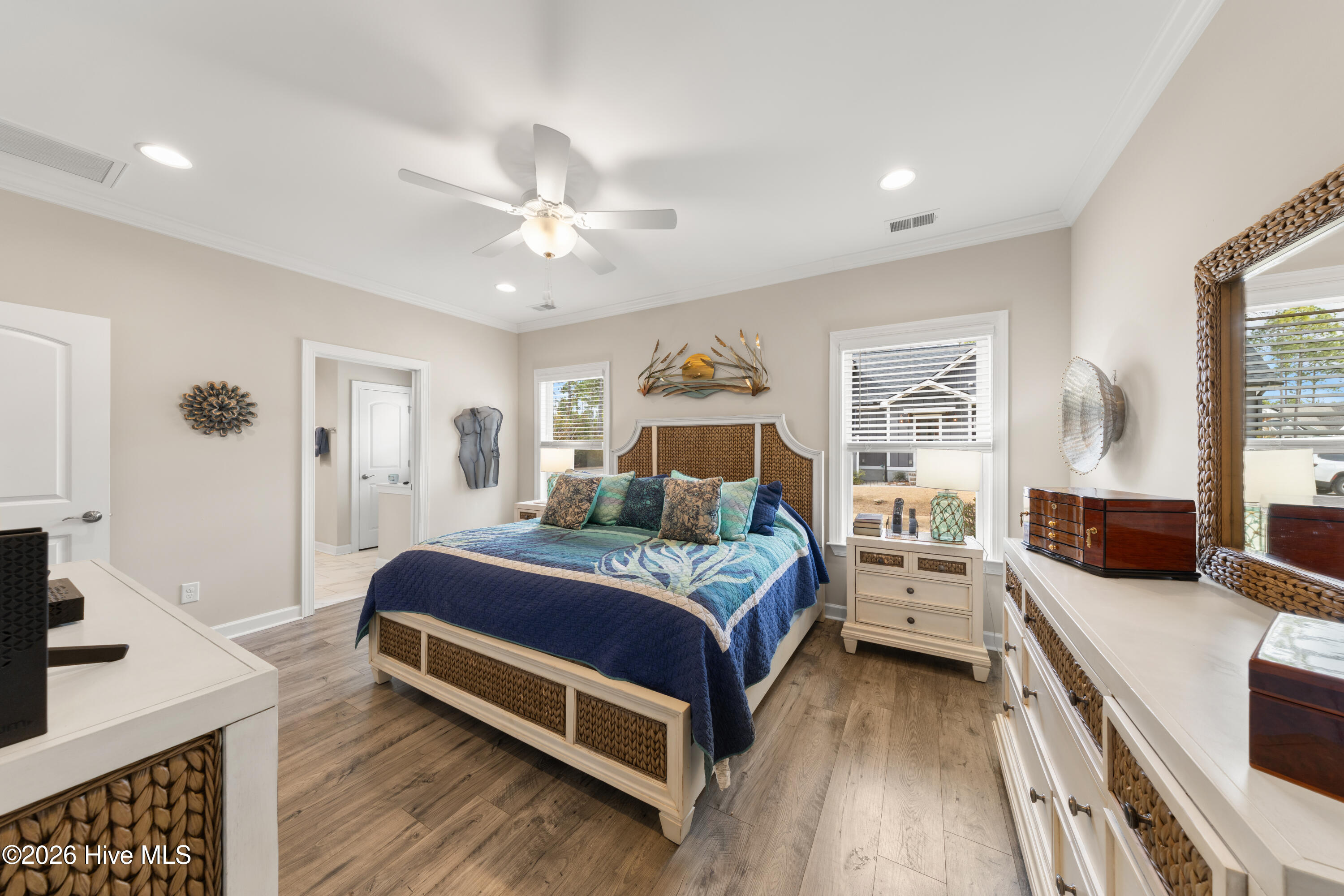 100555915 | Photo 29