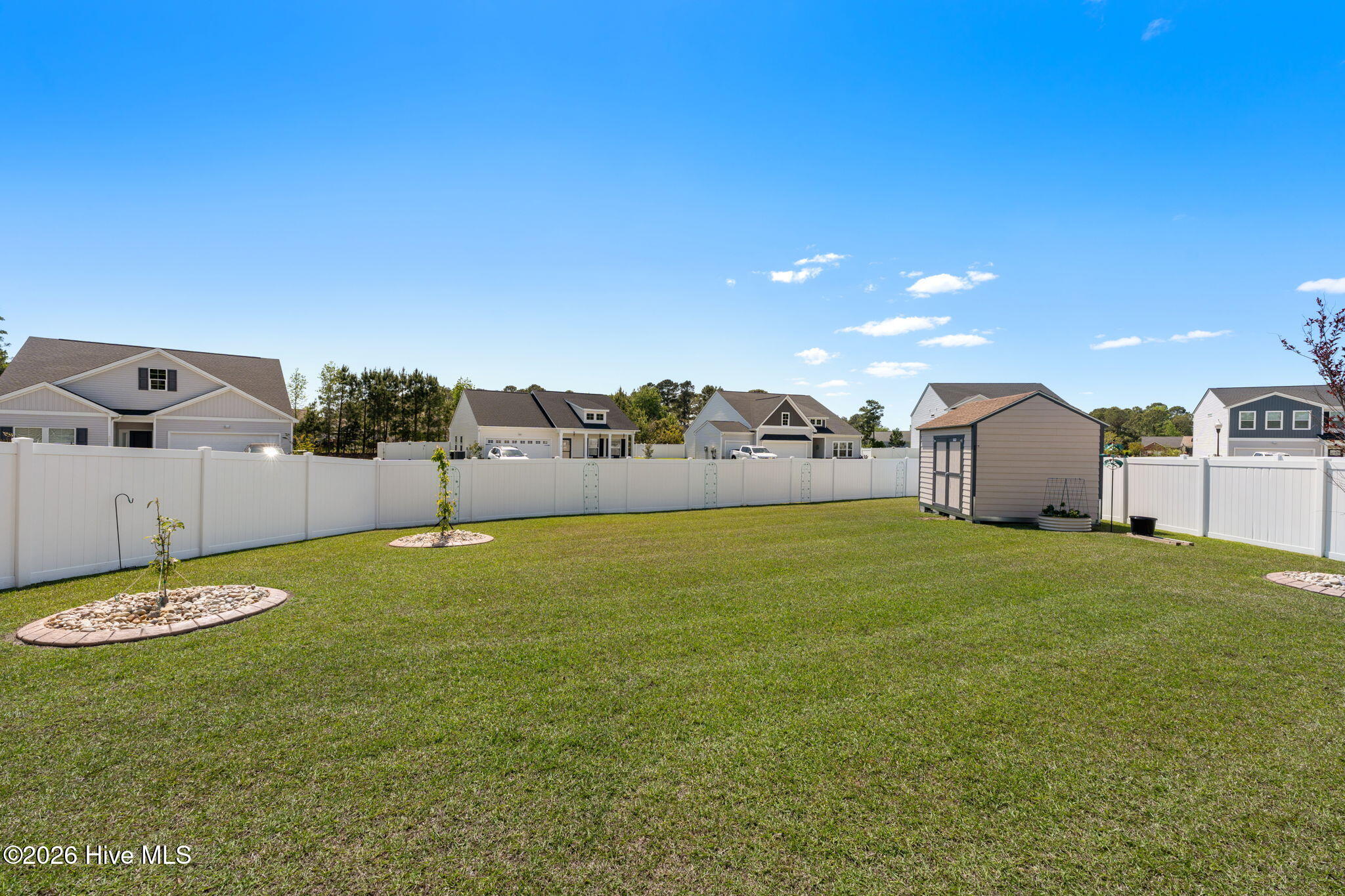 100567205 | Photo 36