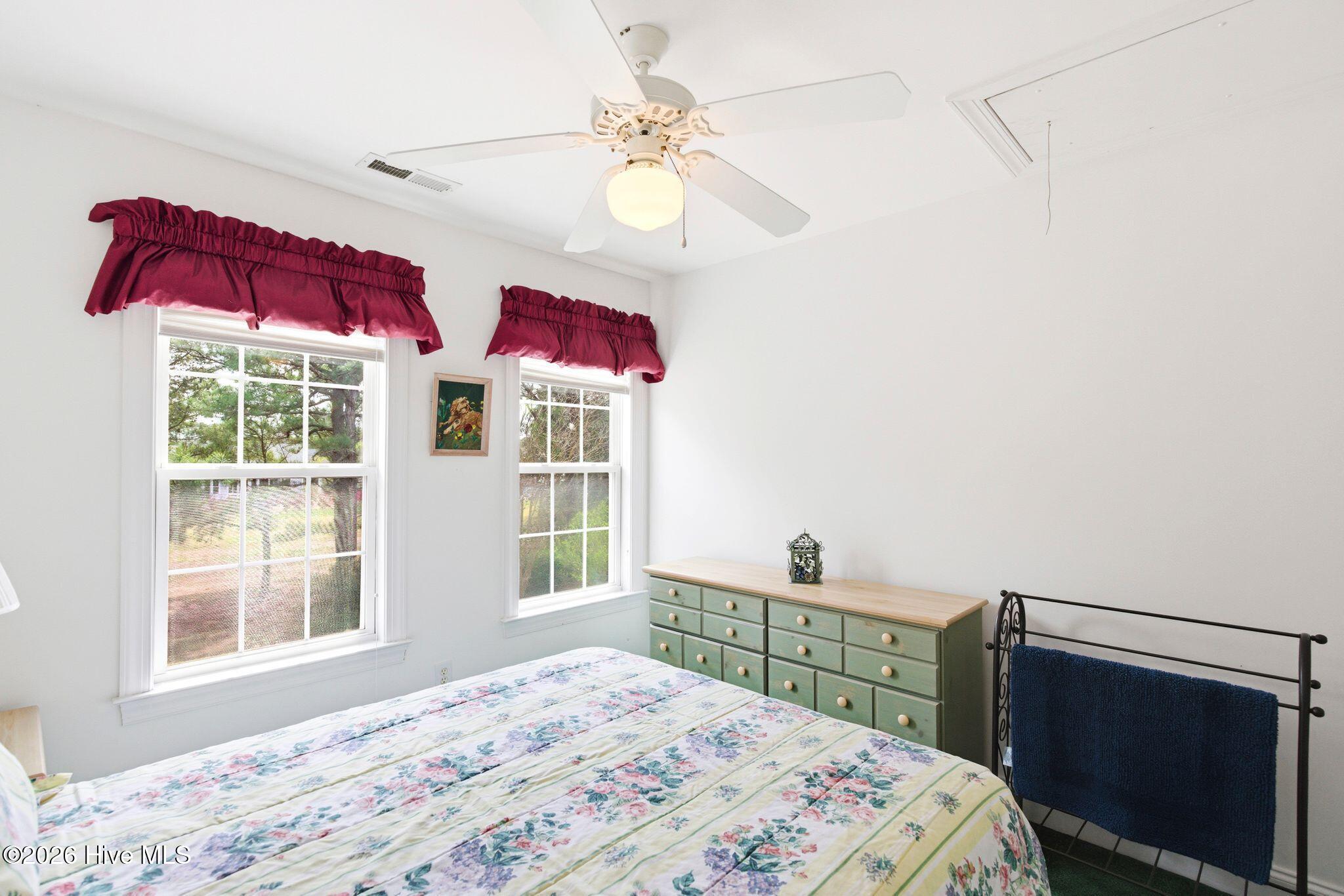 100564291 | Photo 51