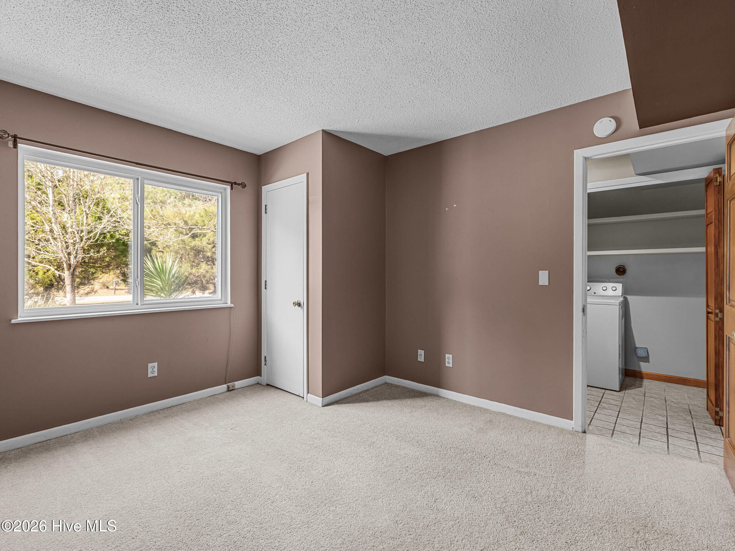 100561743 | Photo 28