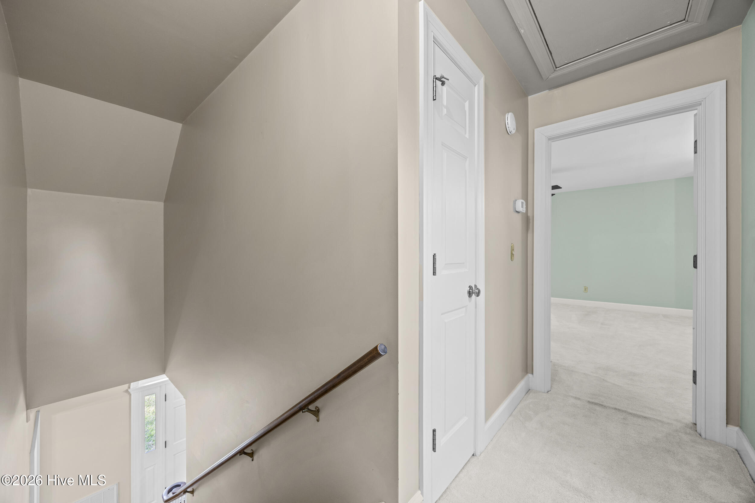 100560704 | Photo 38