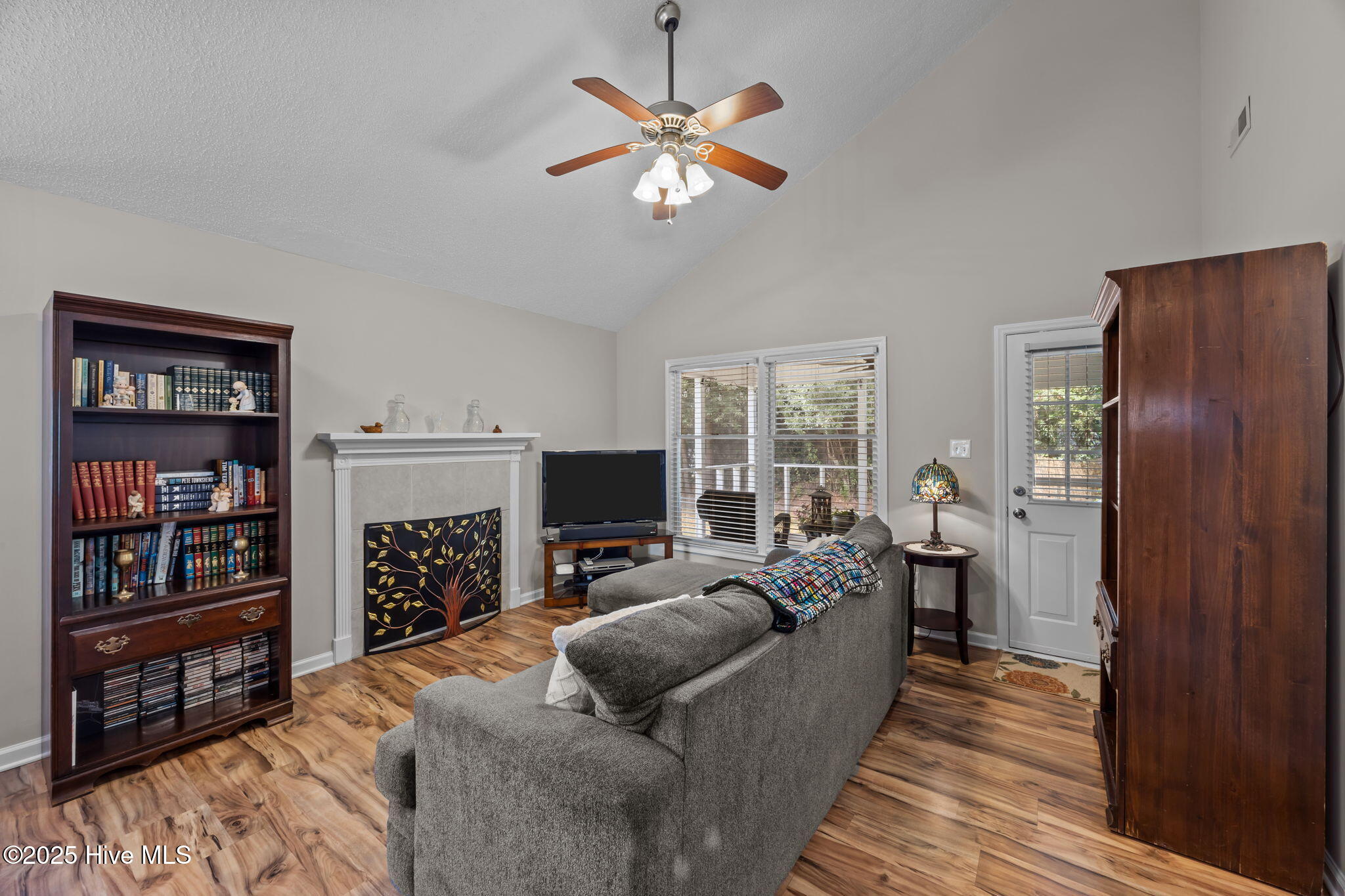 14-web-or-mls-0C0A9943