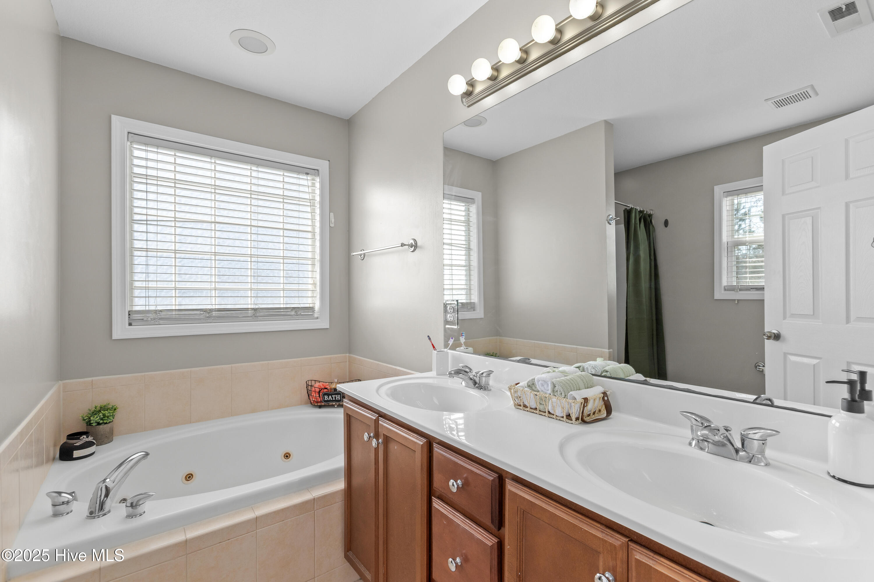 141 Weste Avenue, Jacksonville, NC 28540 – photo 22: Primary Bath
