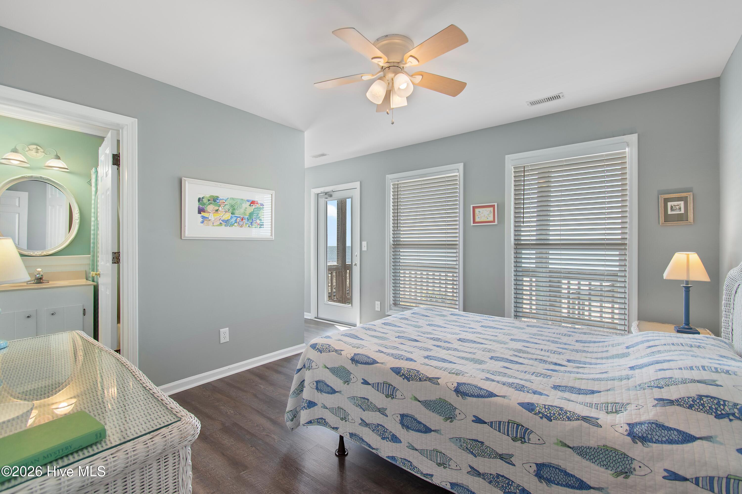 100566525 | Photo 32