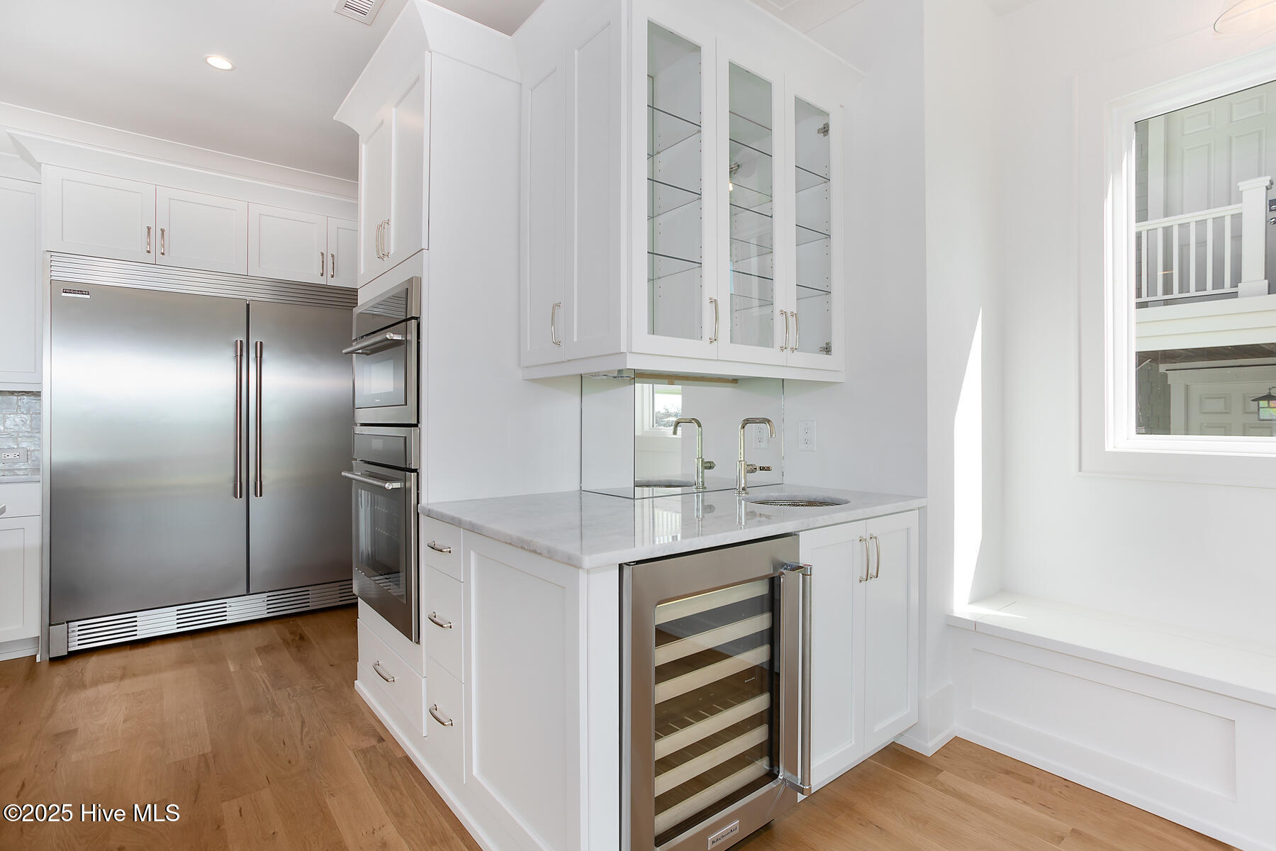 100543087 | Photo 12