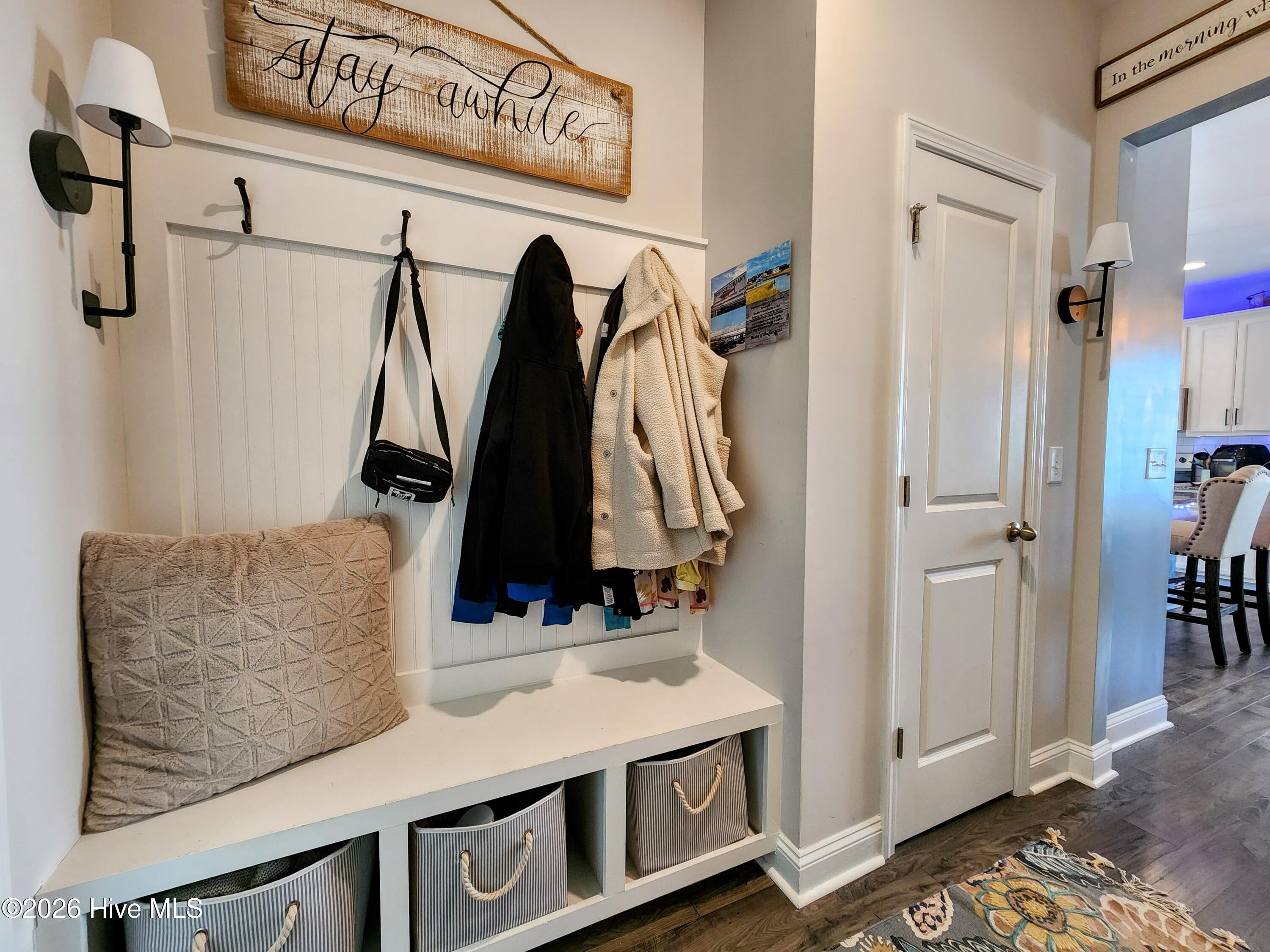 100549443 | Photo 24