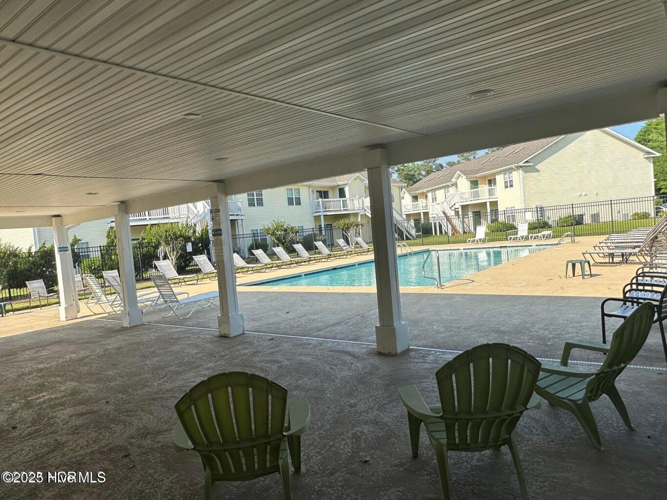 100537353 | Photo 33