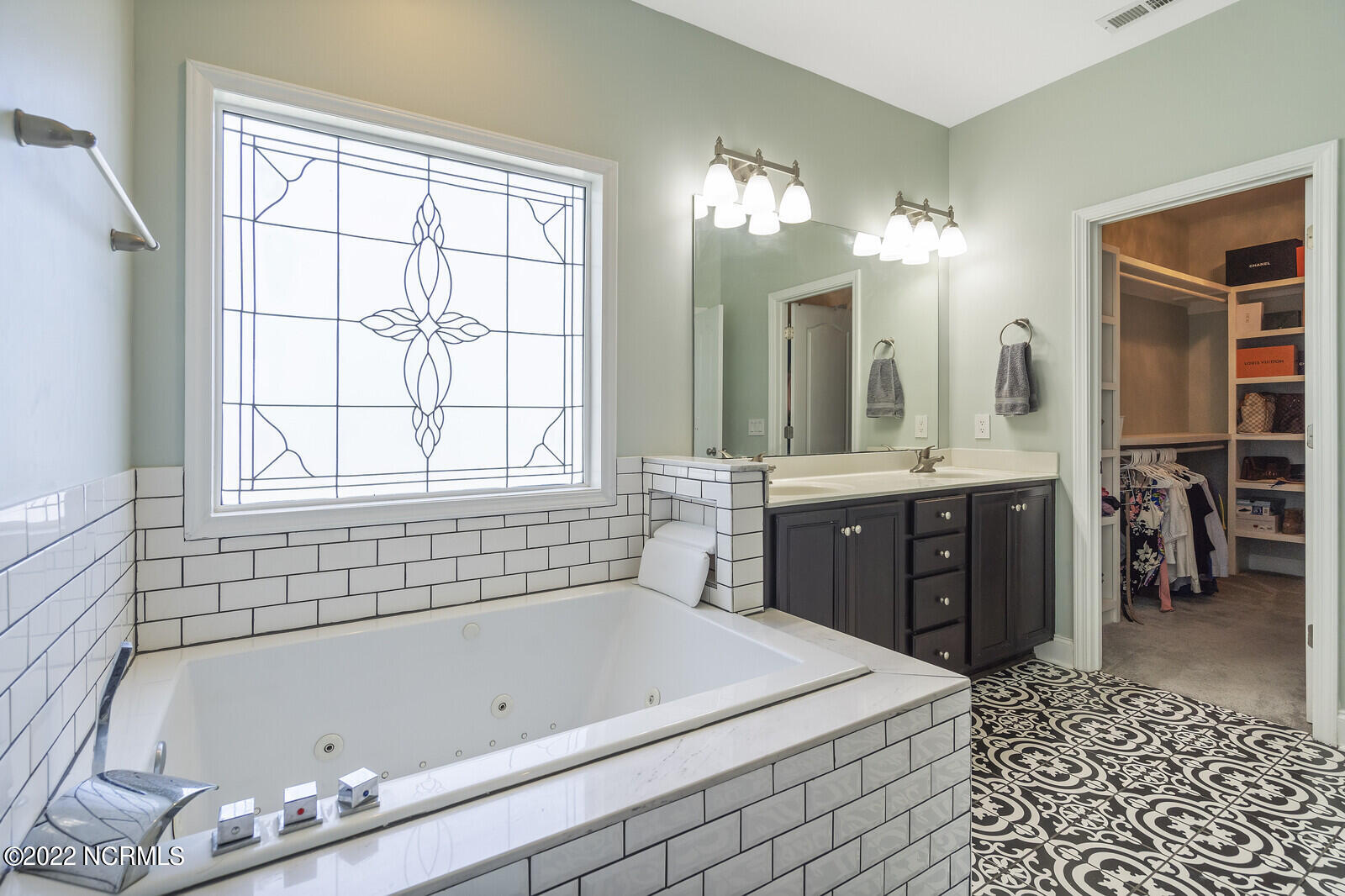 100556304 | Photo 37