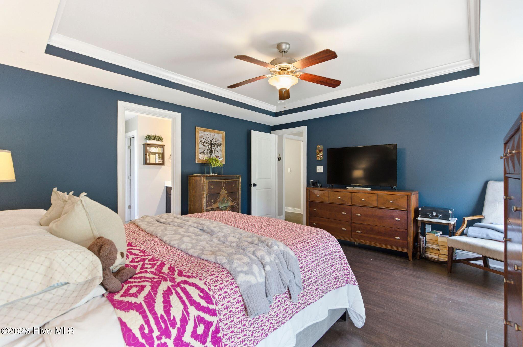 100568404 | Photo 35