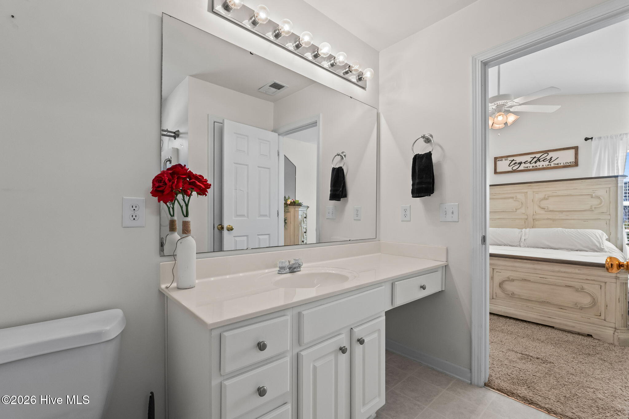 100562407 | Photo 21