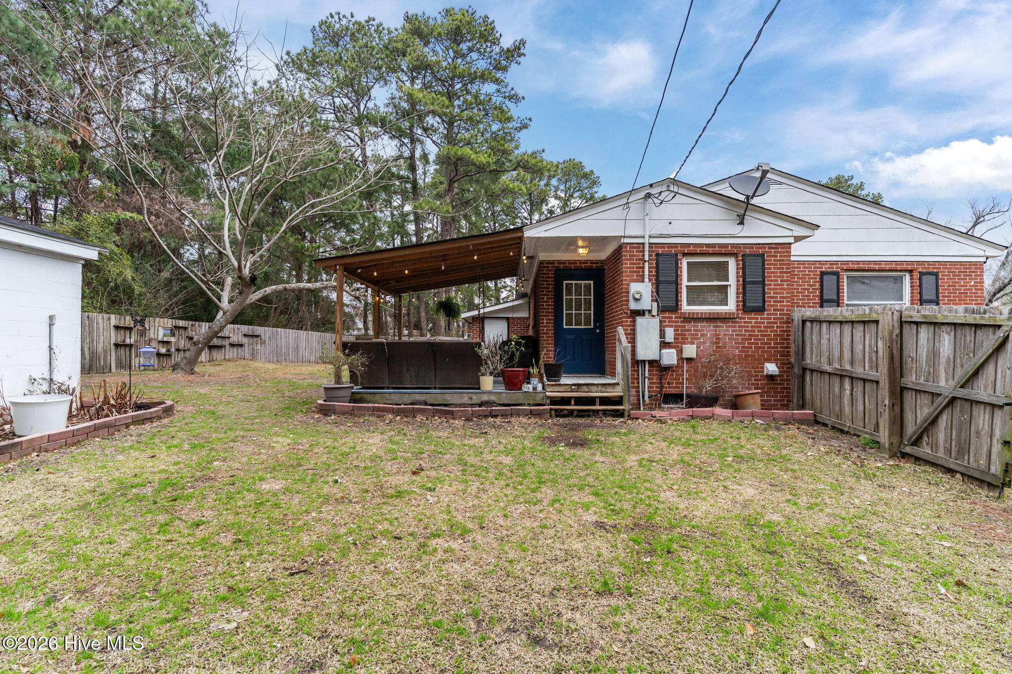 100557661 | Photo 36