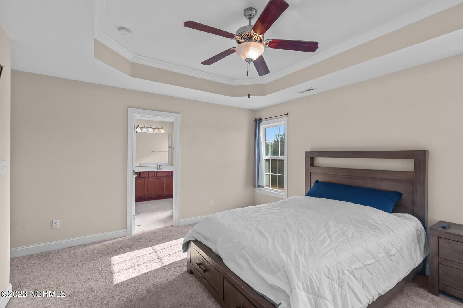 100553730 | Photo 24