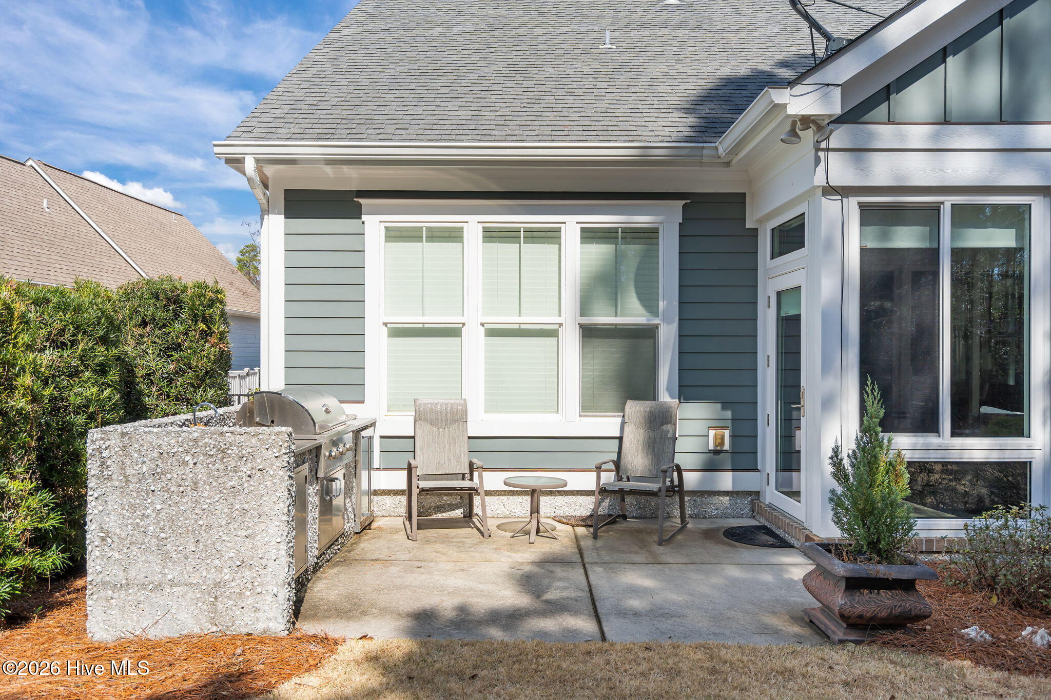 100557705 | Photo 62