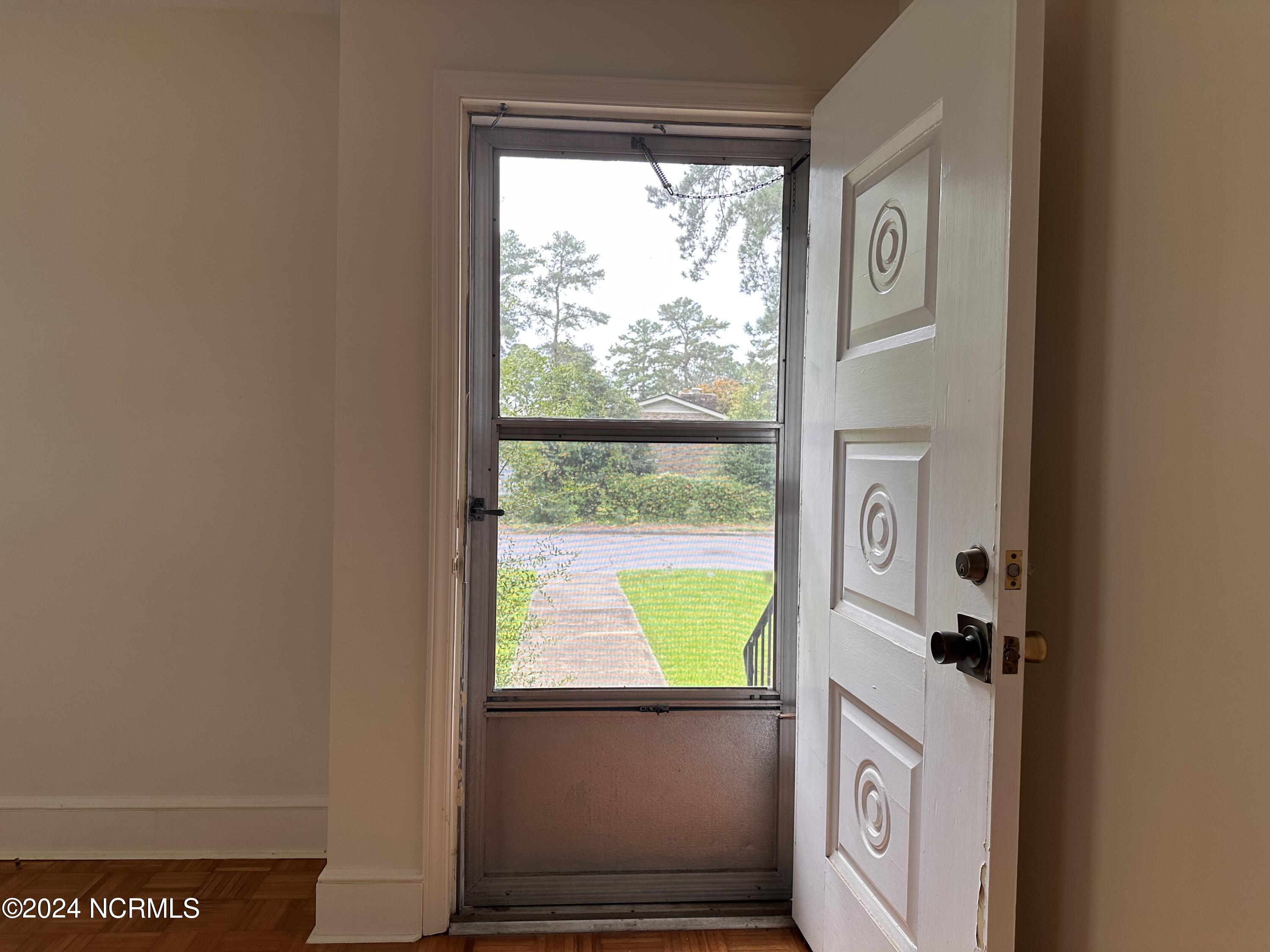 100466276 | Photo 44