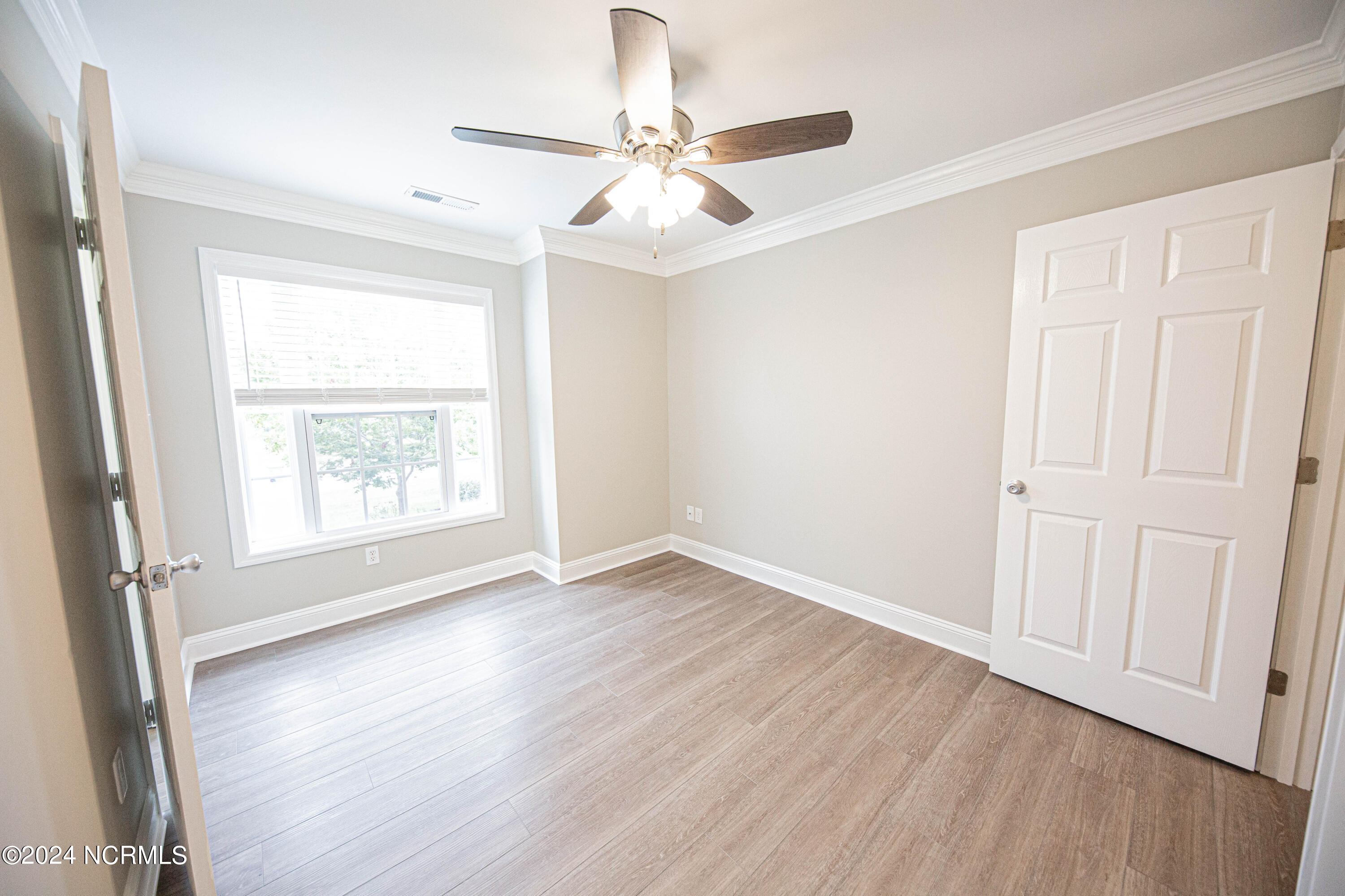 100566053 | Photo 39