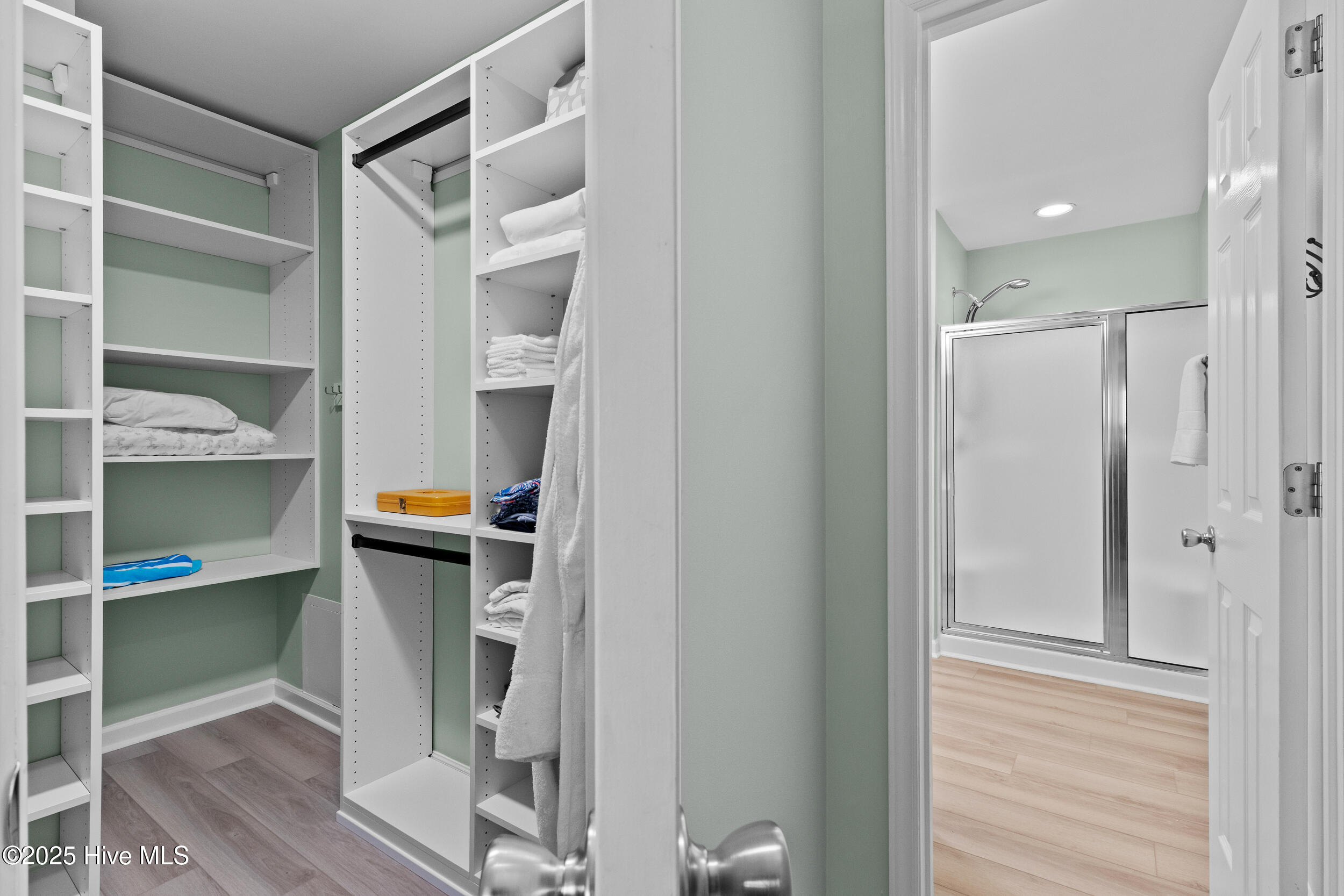 100557109 | Photo 17