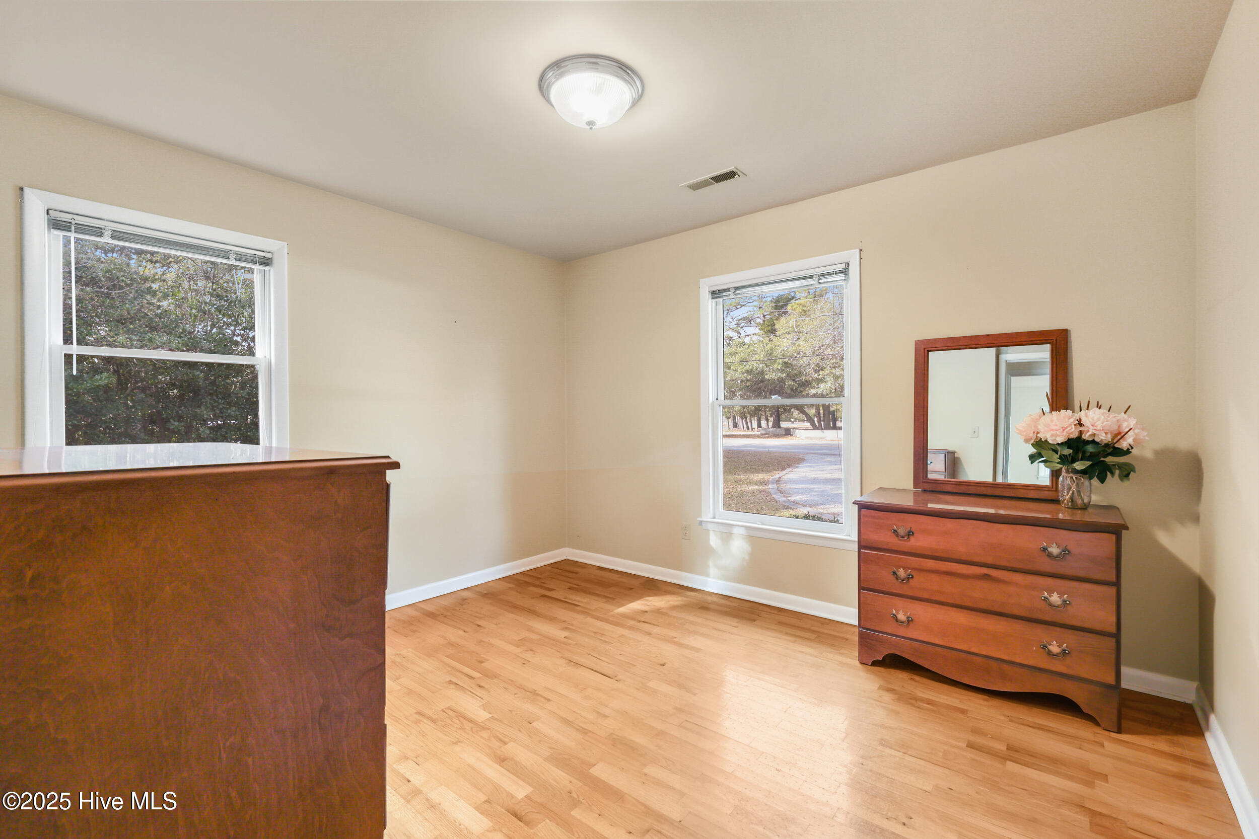 100533068 | Photo 24