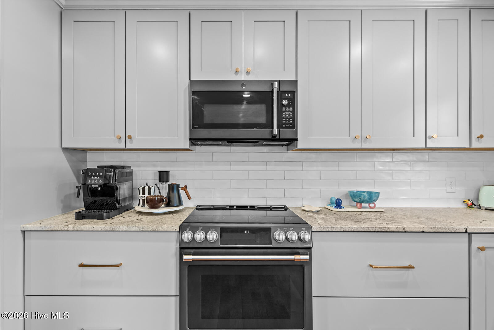 100569871 | Photo 26