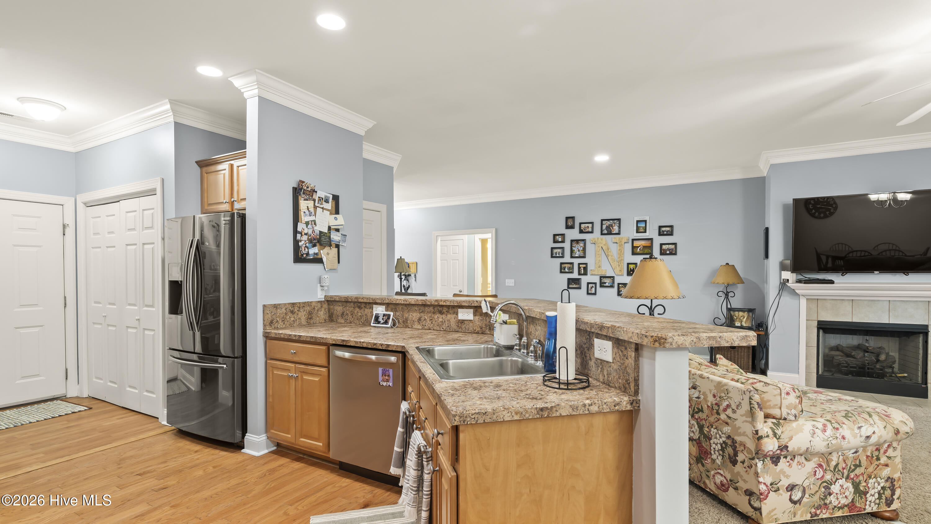 100566448 | Photo 15