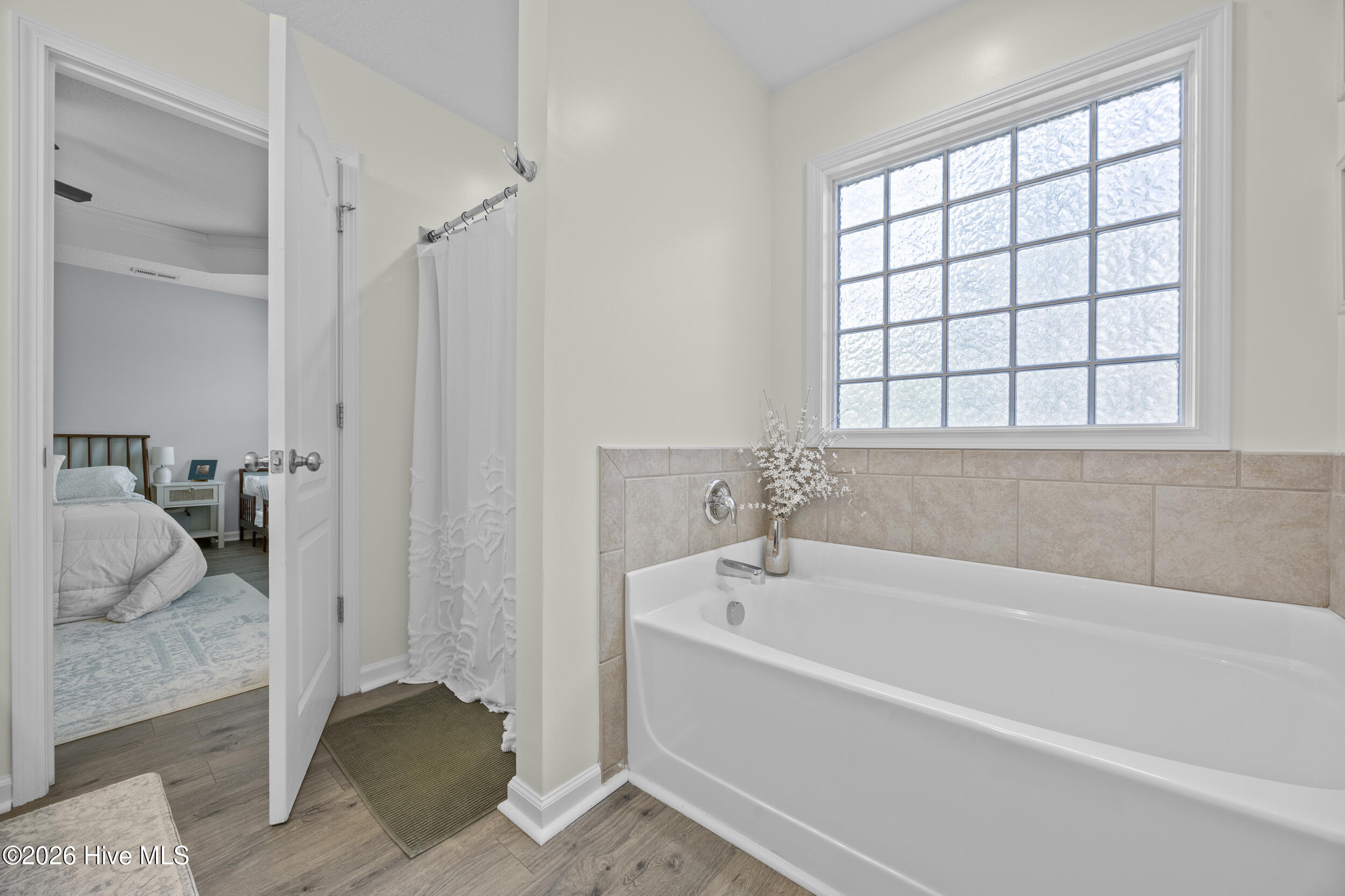 100560152 | Photo 22