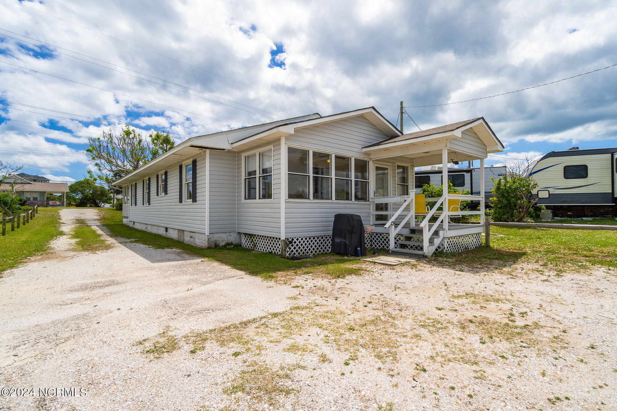 Homes for sale in Salter Path, NC | 1086 Salter Path Rd, Salter Path, NC 28512 | MLS# 100513192