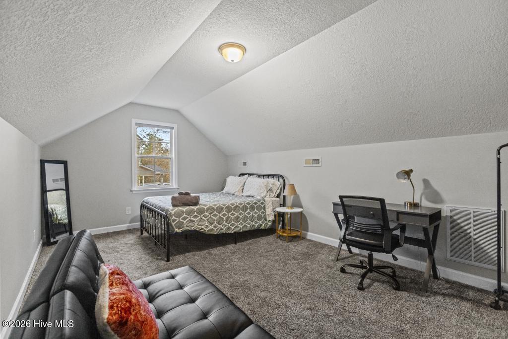 100551053 | Photo 37