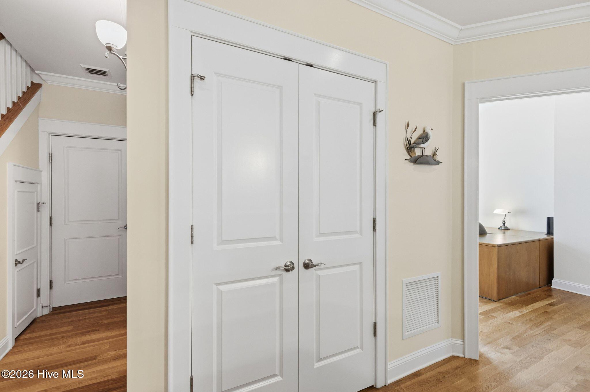 100553774 | Photo 34