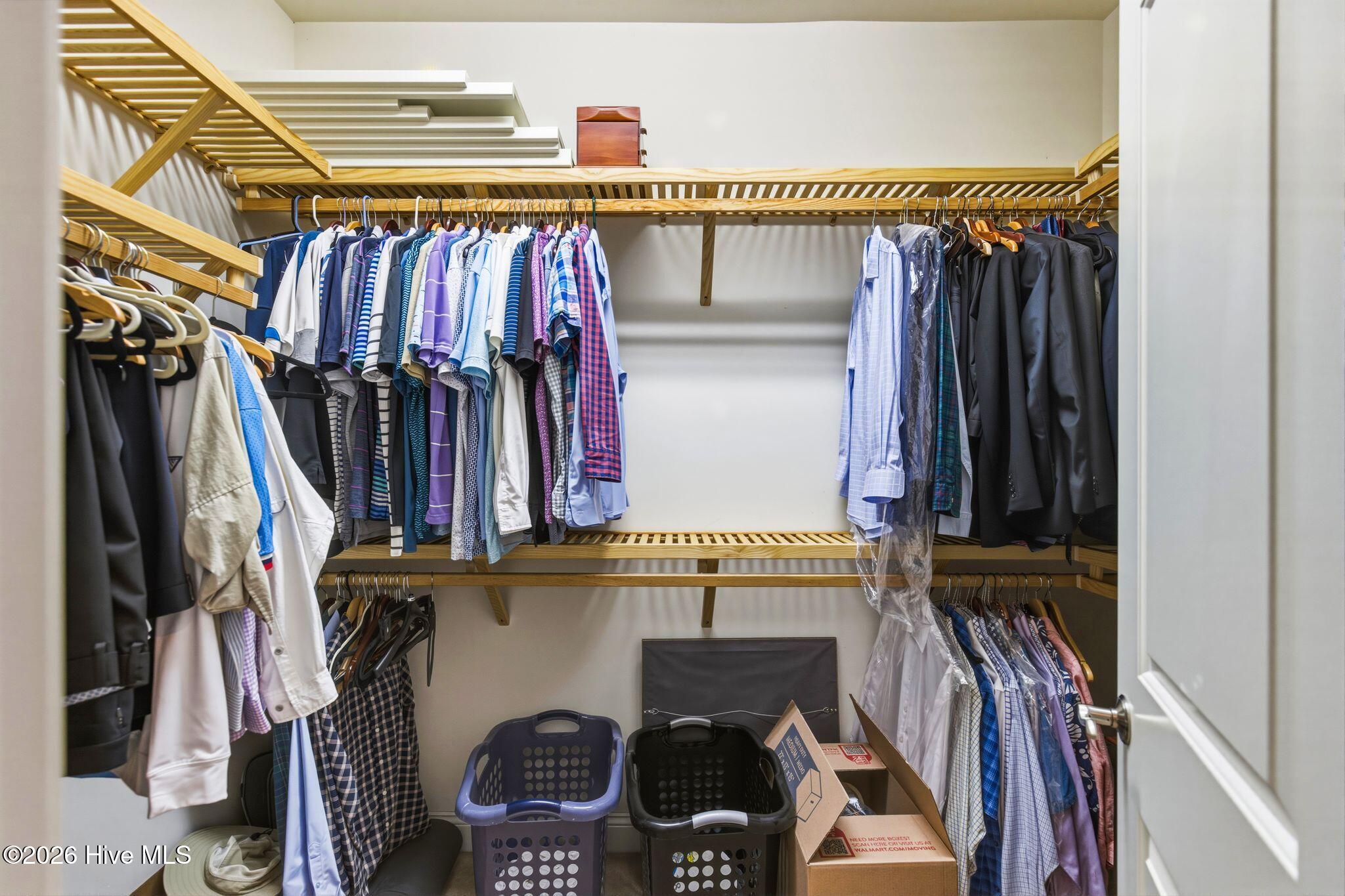 100564432 | Photo 24