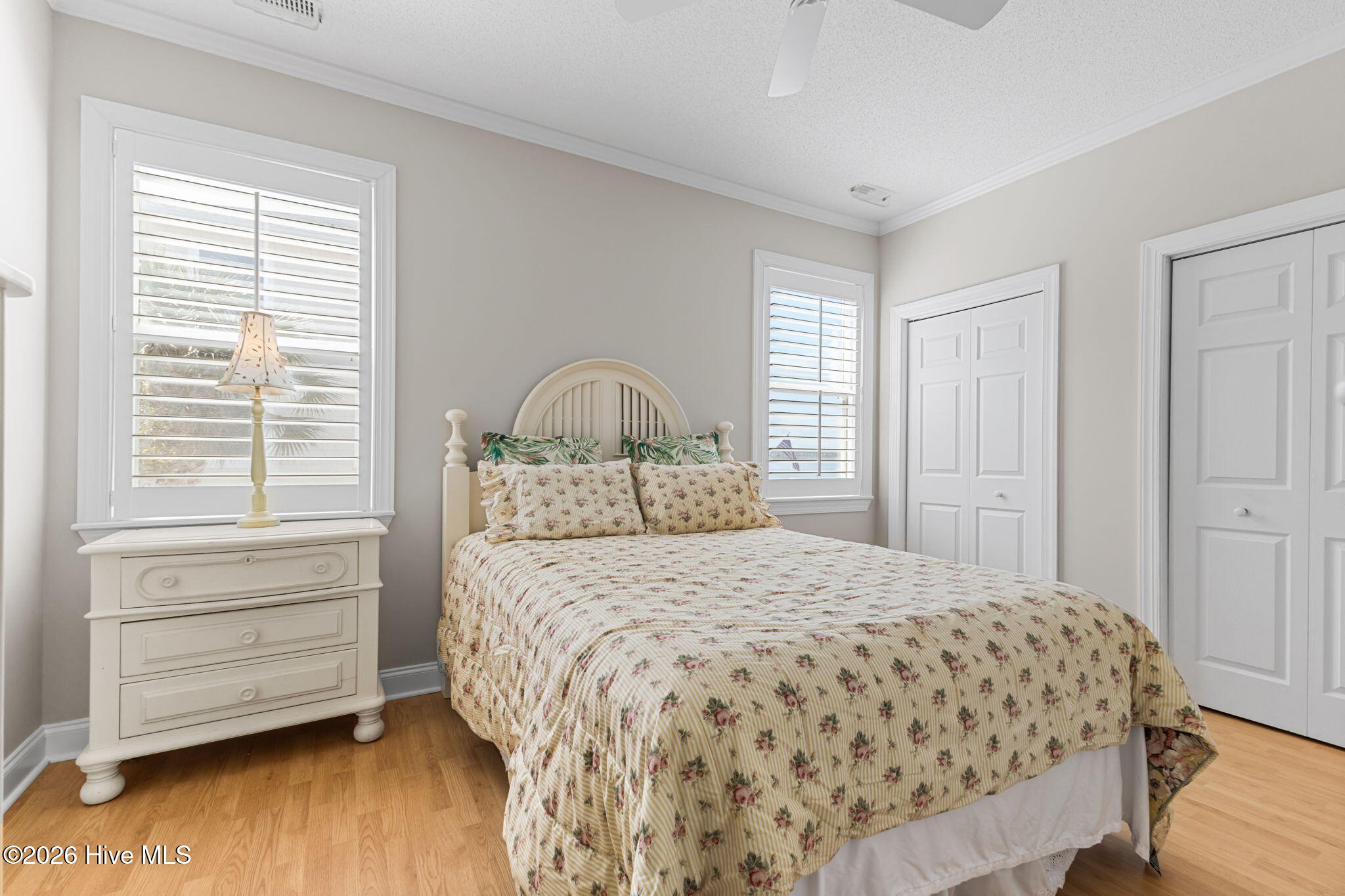 100565835 | Photo 19