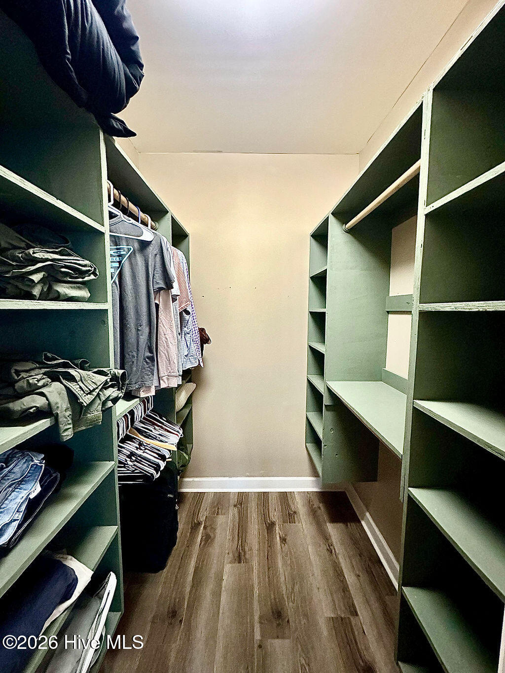 100565525 | Photo 28