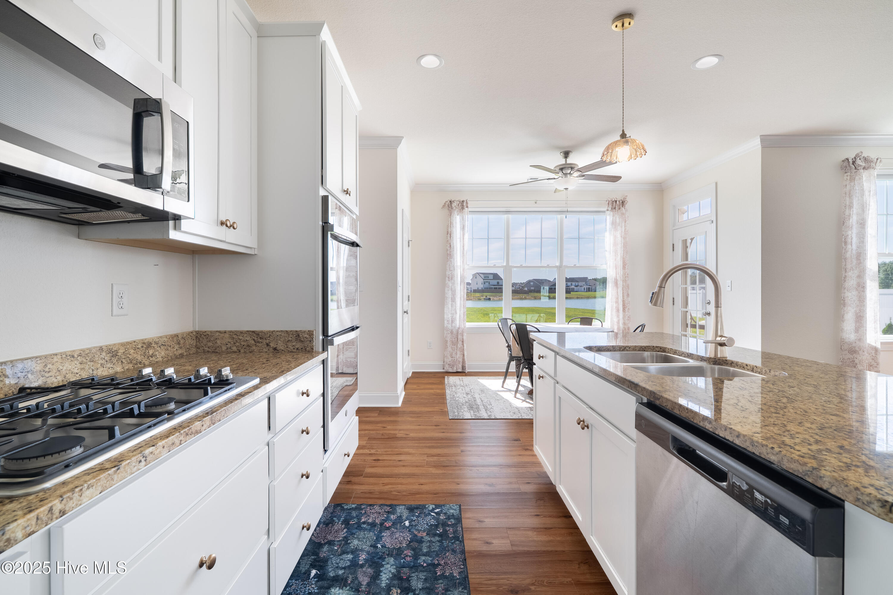 300 Farmstead Loop, Moyock, NC, 27958