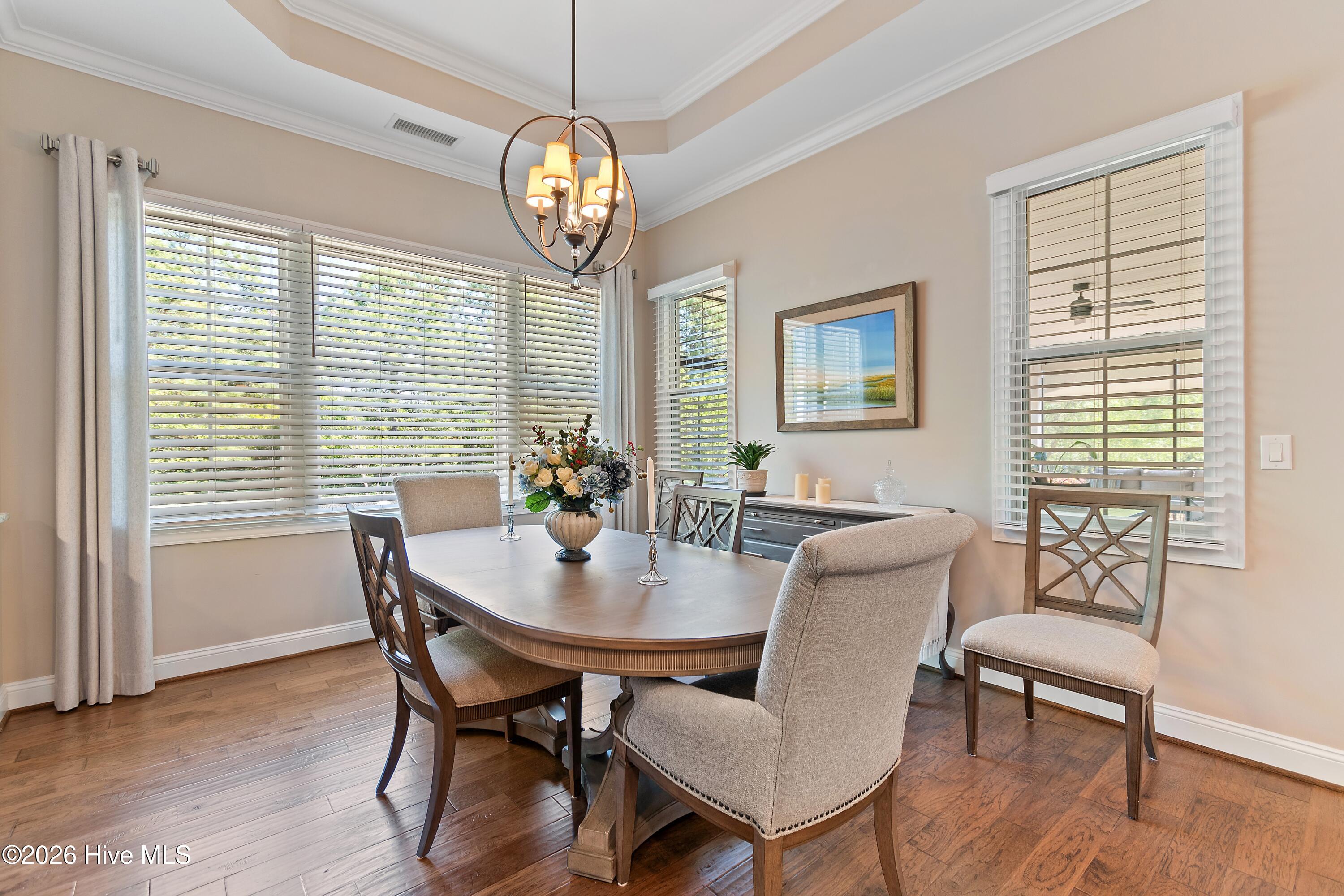 100568990 | Photo 27